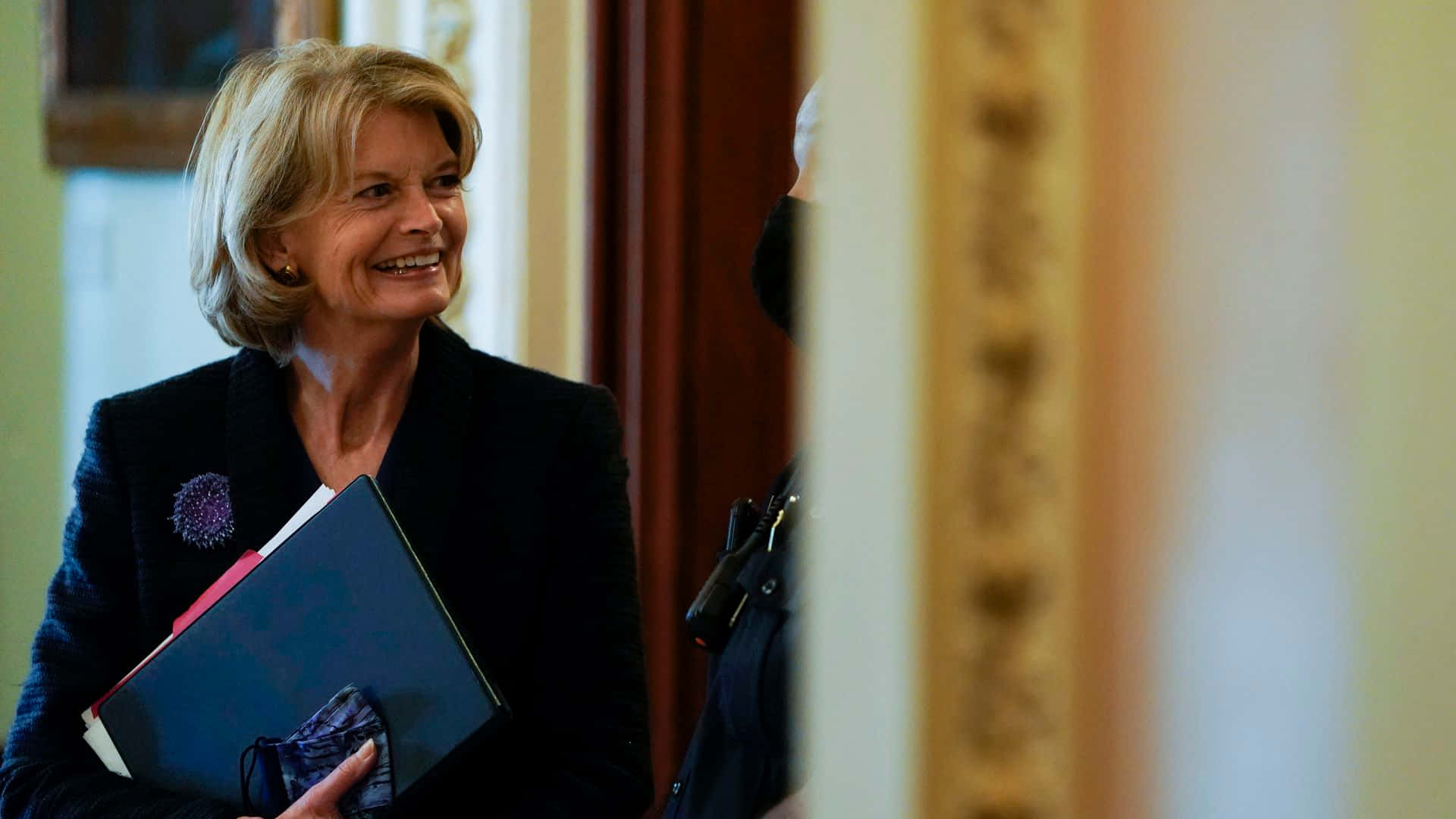 Lisa Murkowski, dark blazer, folder, Full HD Desktop Wallpaper