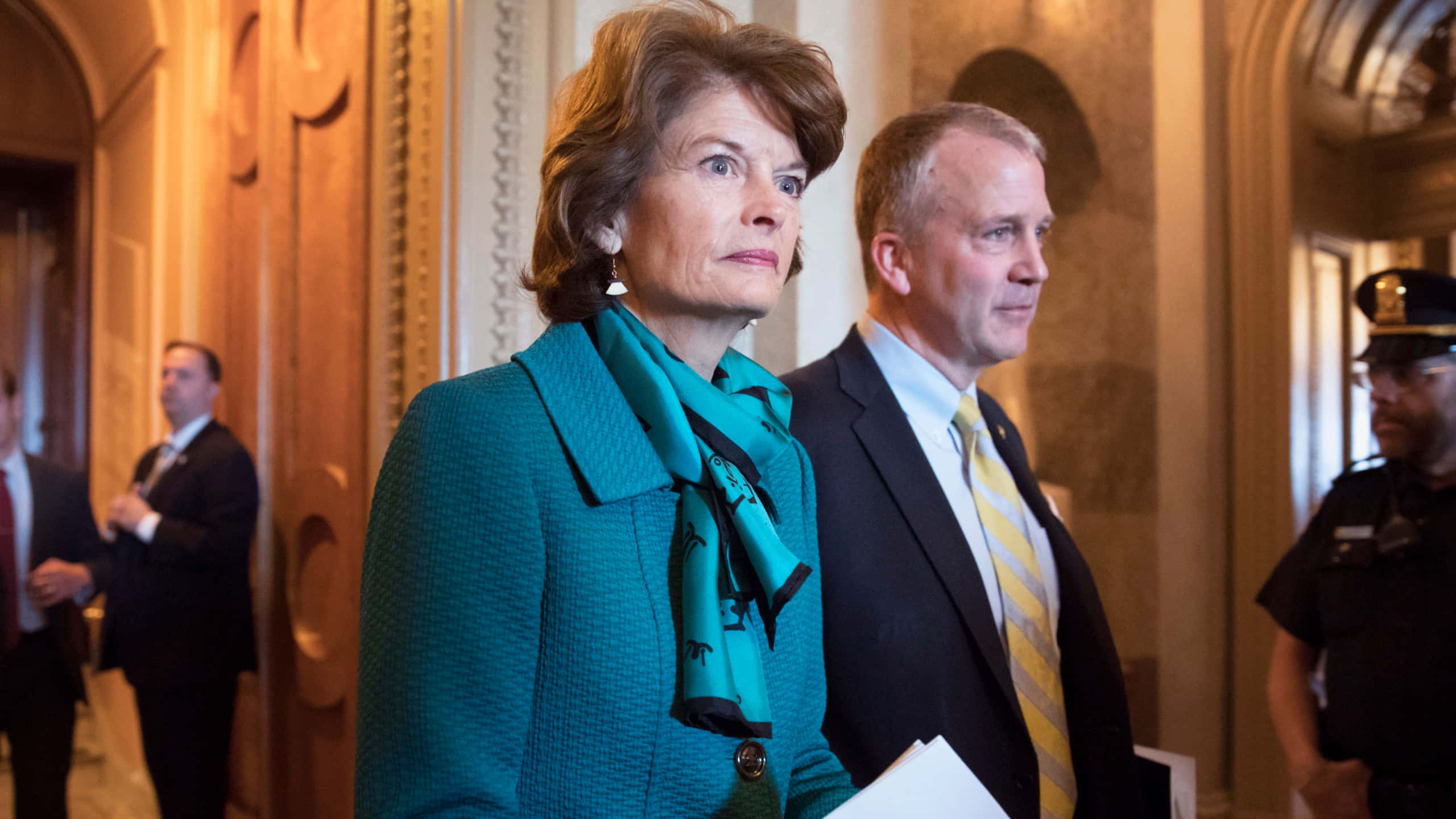 Lisa Murkowski, teal textured blazer, matching scarf, 2K Desktop Wallpaper