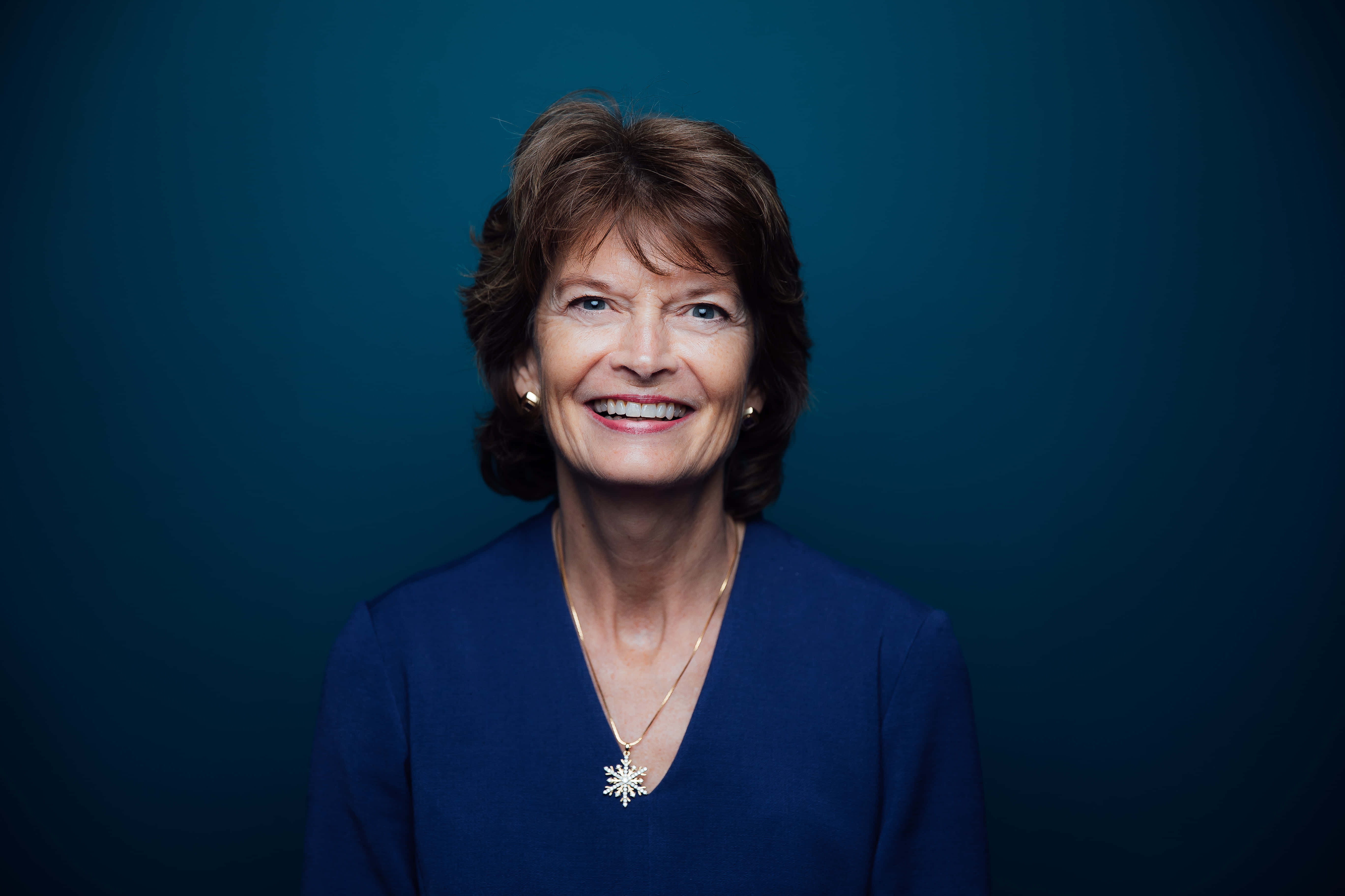 Lisa Murkowski, blue top, snowflake necklace, 5K Desktop Wallpaper