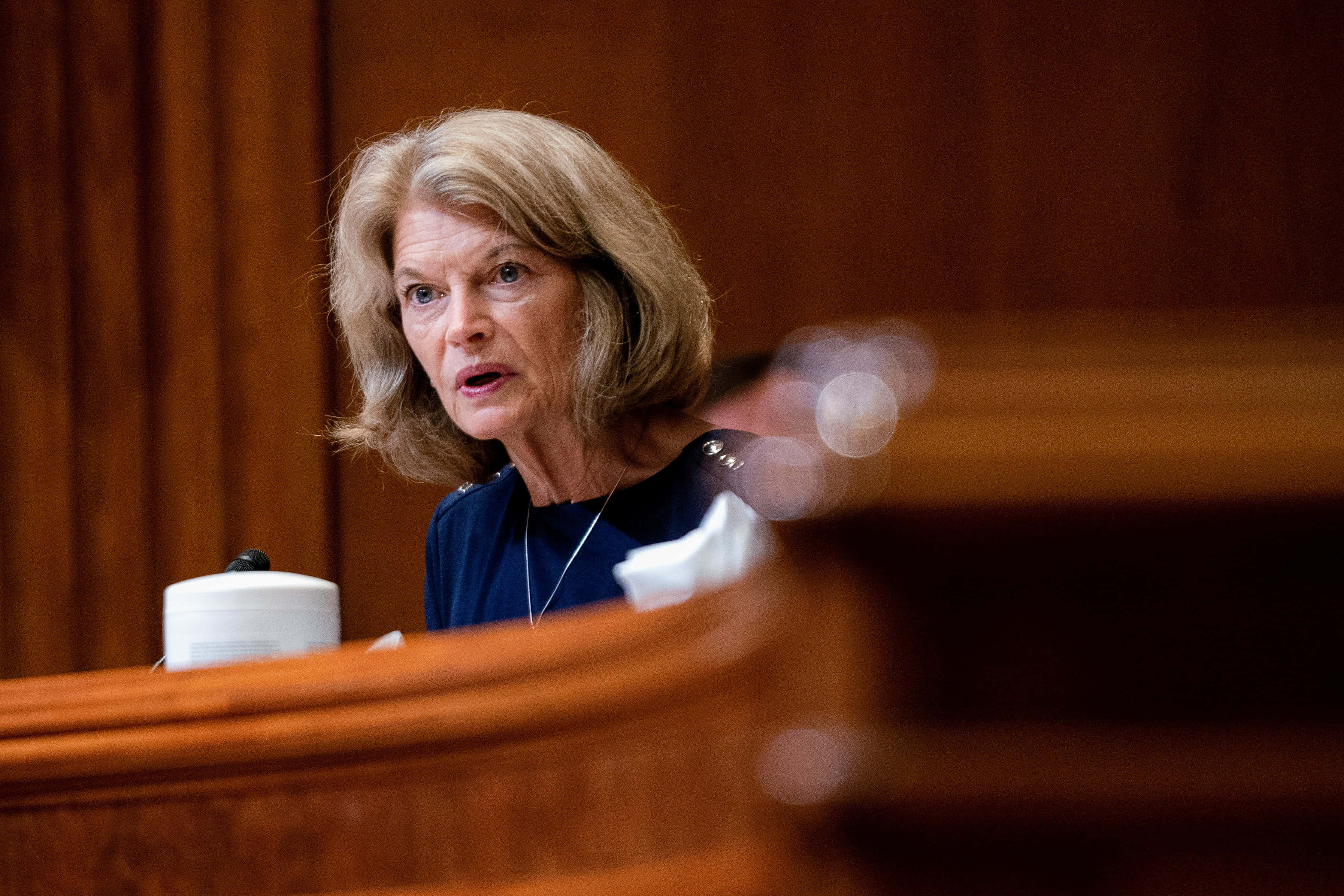 Lisa Murkowski, wooden witness stand, courtroom, 2K Desktop Wallpaper