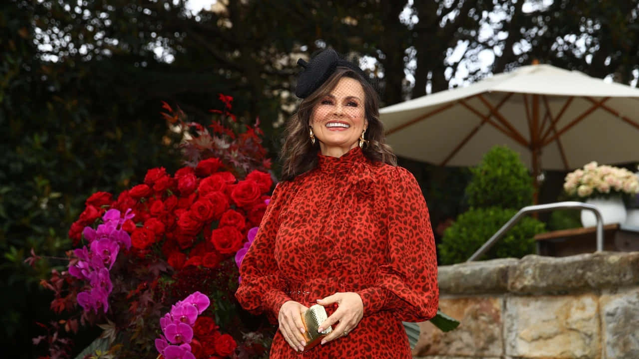 Lisa Wilkinson, red leopard print dress, black hat, HD Desktop Wallpaper