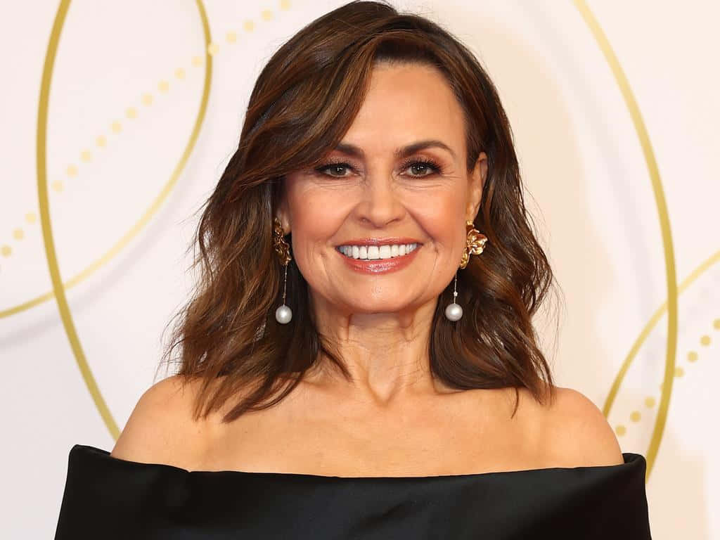 Lisa Wilkinson, wavy brown hair, black off-shoulder dress, SD Desktop Wallpaper