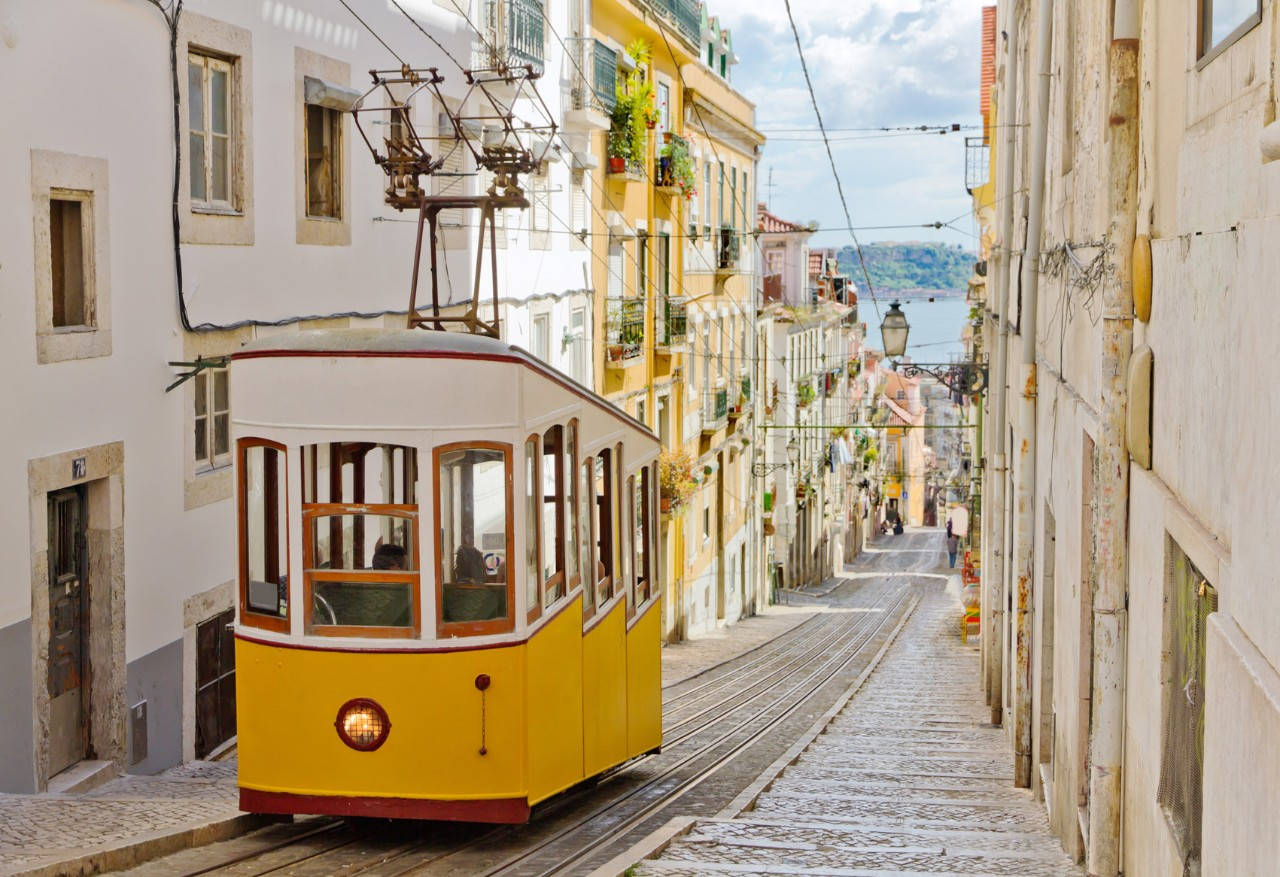 vintage tram, cobblestone street, colorful European buildings, HD Desktop Wallpaper