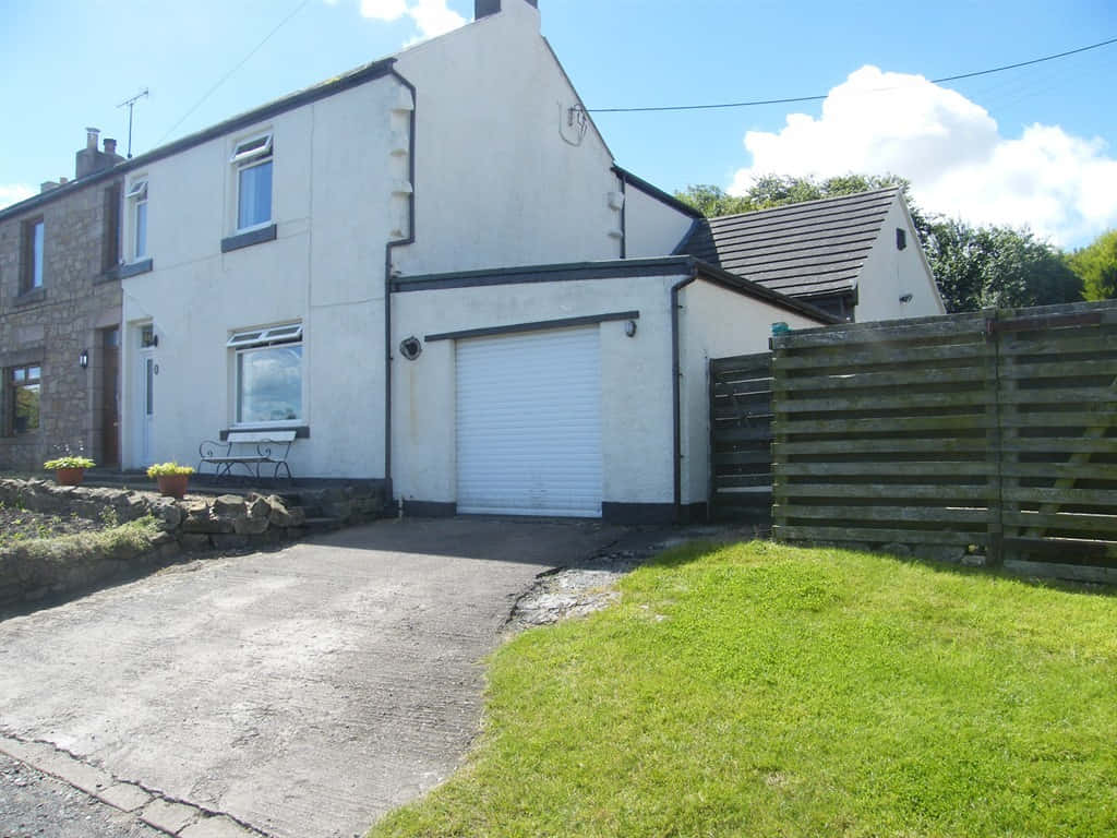 Lisburn, suburban house, garage, SD Desktop Wallpaper