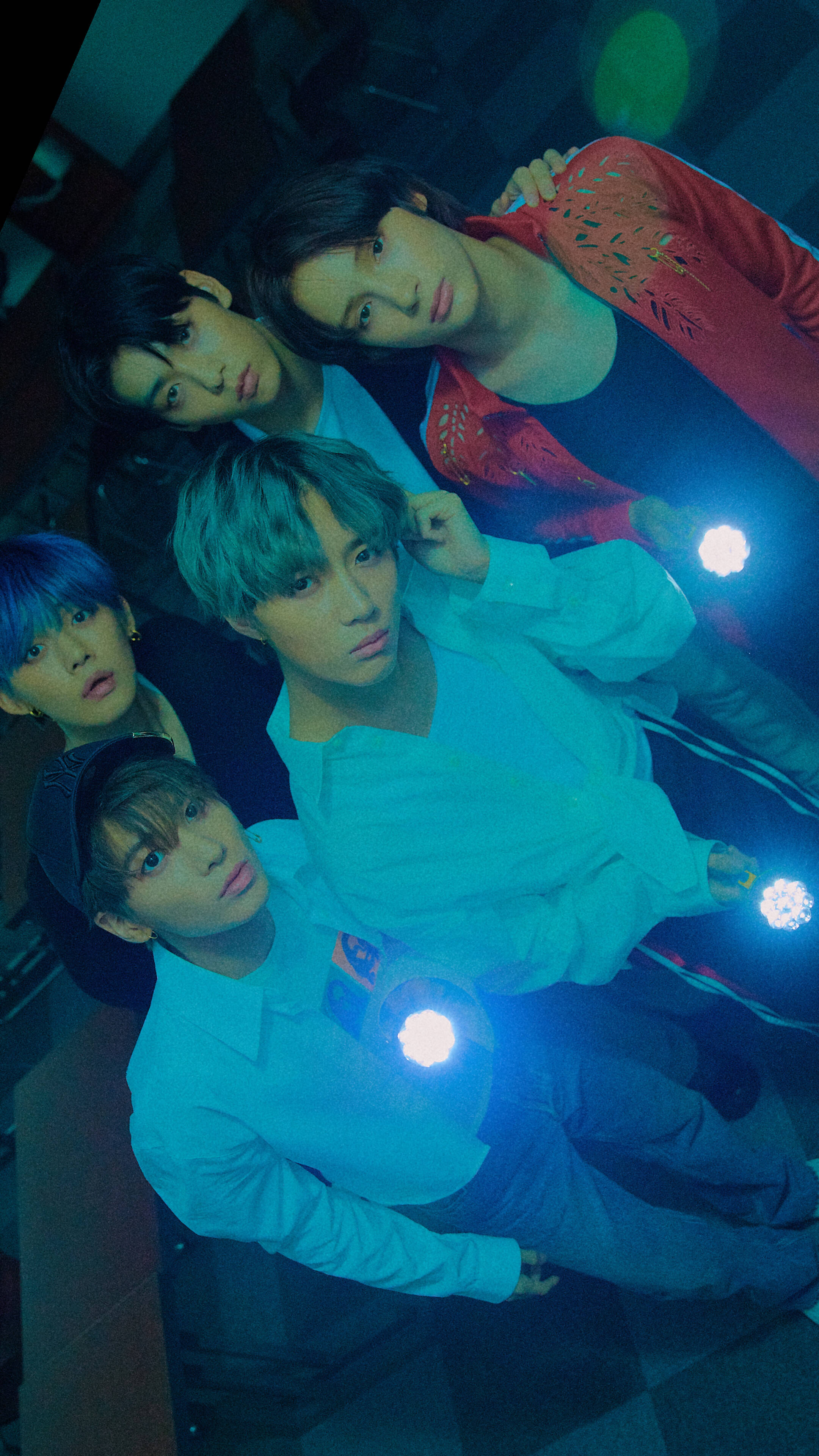 TXT, flashlights, blue light, 4K Phone Wallpaper