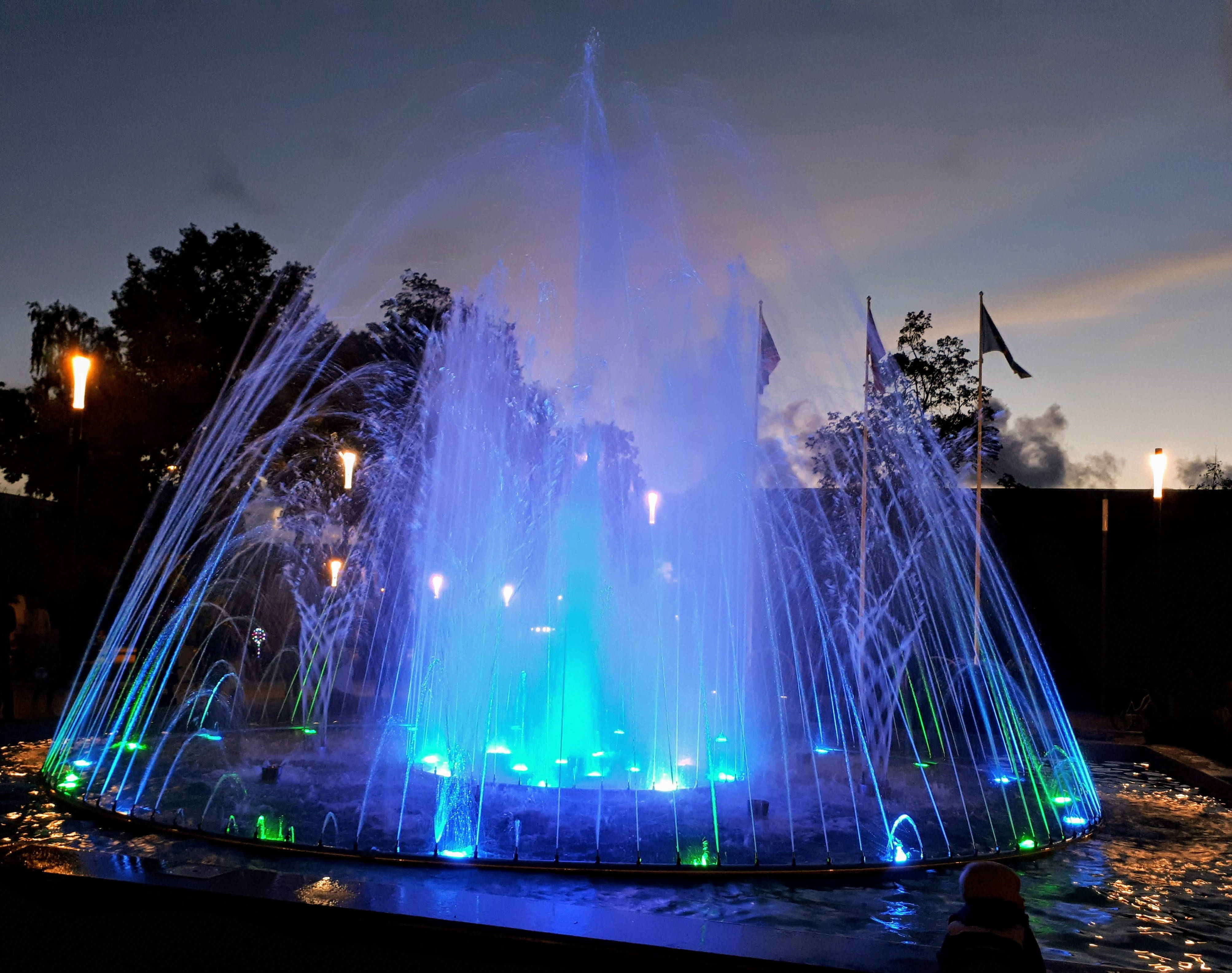 Lithuania, blue water fountain, twilight sky, 4K Desktop Wallpaper