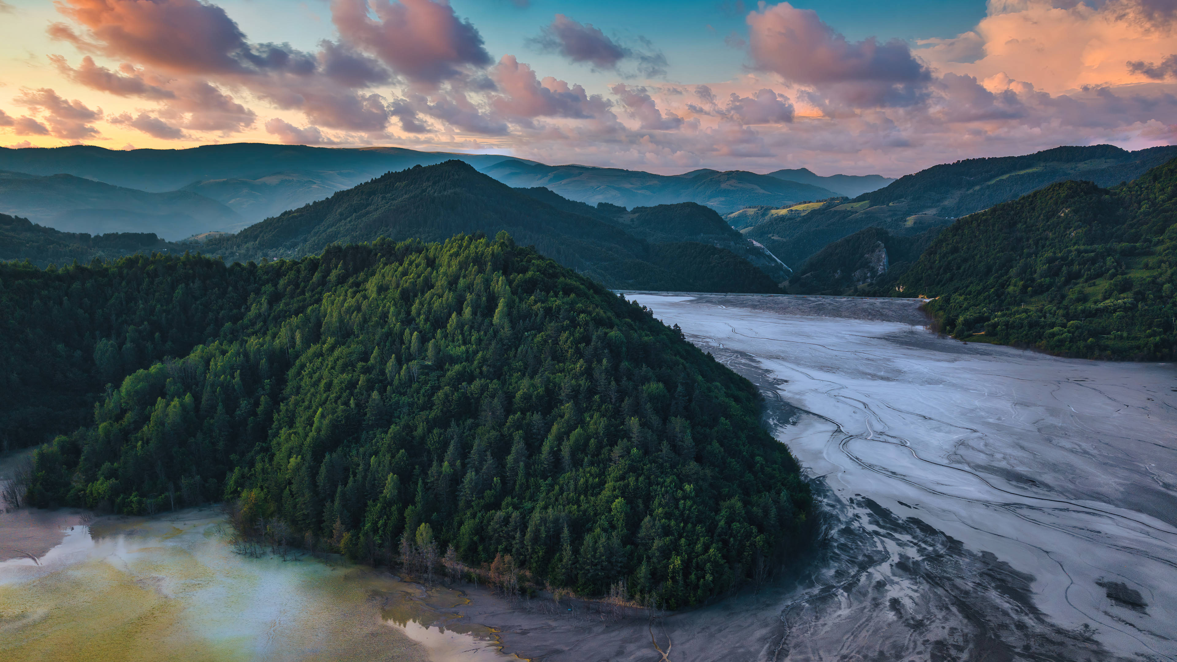 Live 4K UHD, mountain peninsula, dry riverbed, 4K Desktop Wallpaper