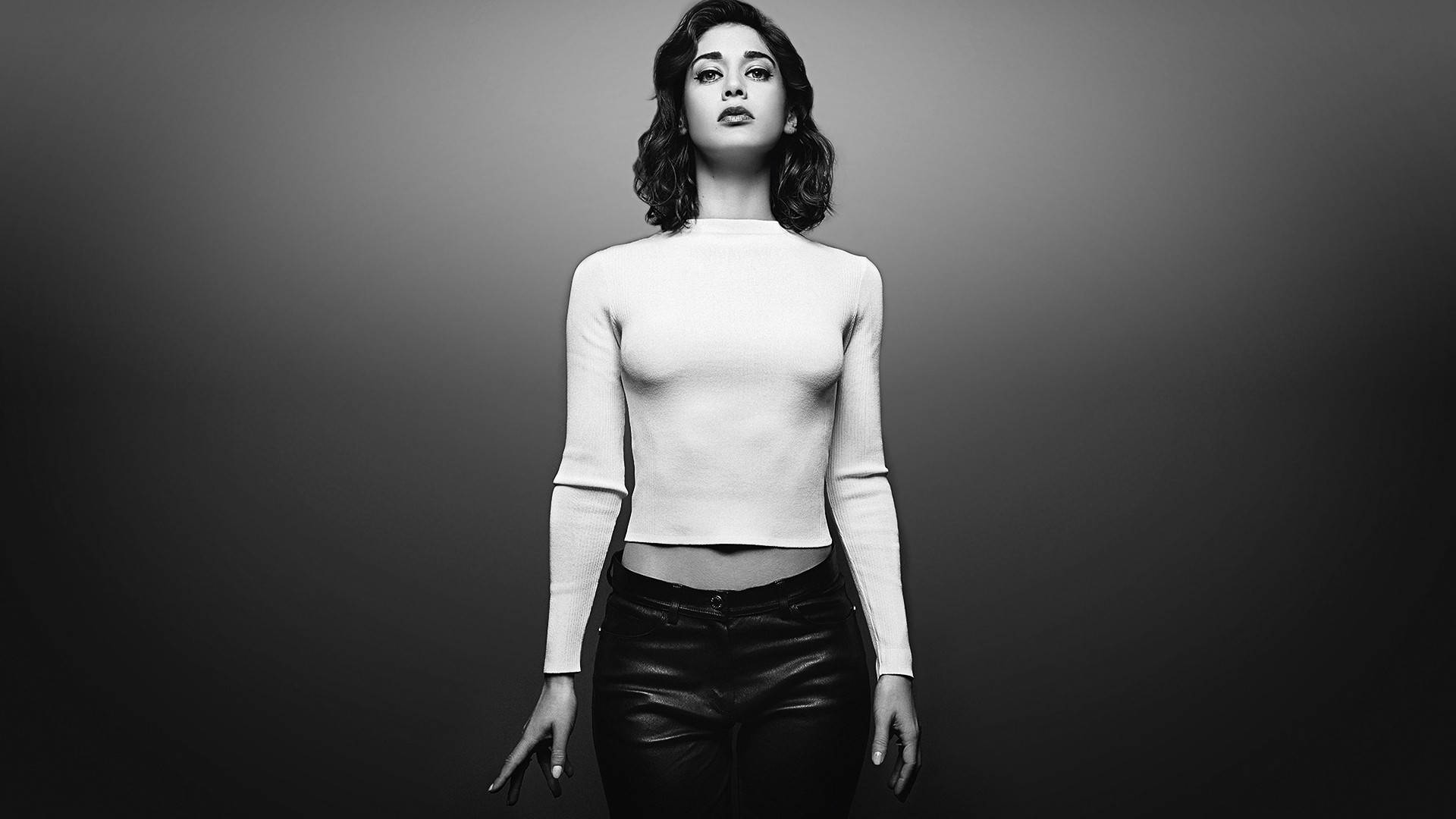 Lizzy Caplan, white crop top, black pants, Full HD Desktop Wallpaper
