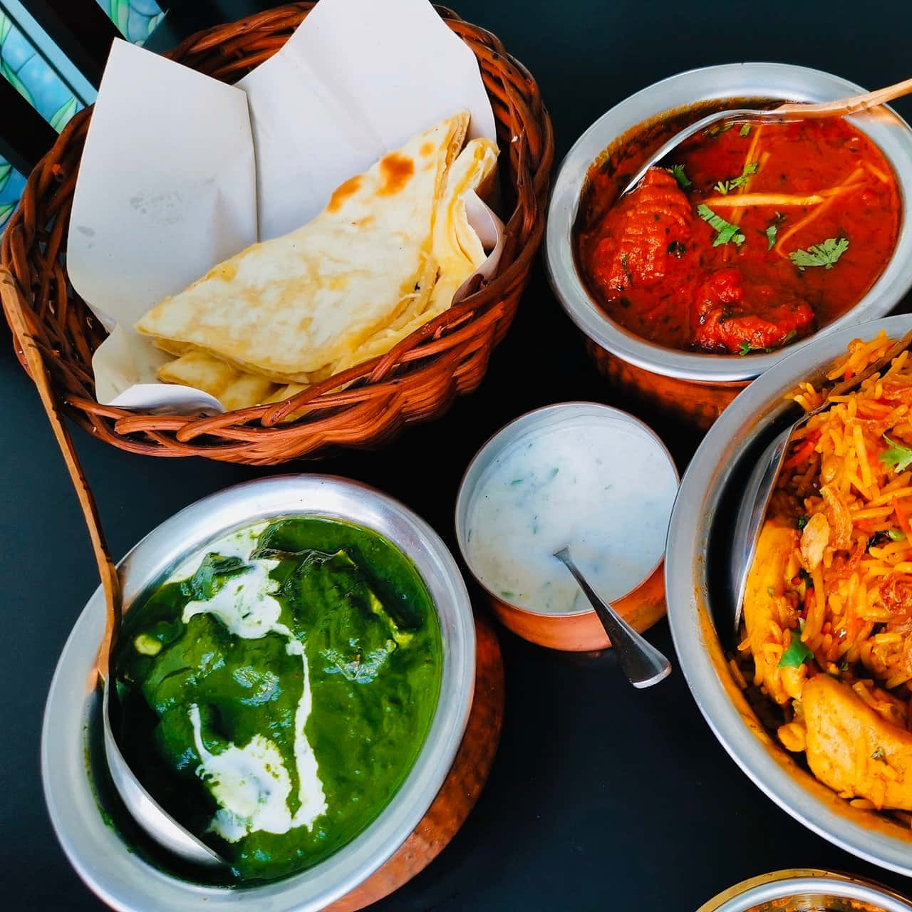 Indian cuisine, spinach curry, tomato curry, HD Desktop Wallpaper