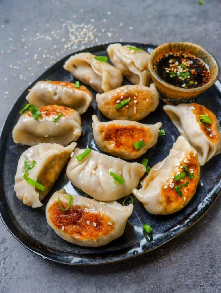 Local Food, golden-brown pan-fried dumplings, green onions, SD Phone Wallpaper