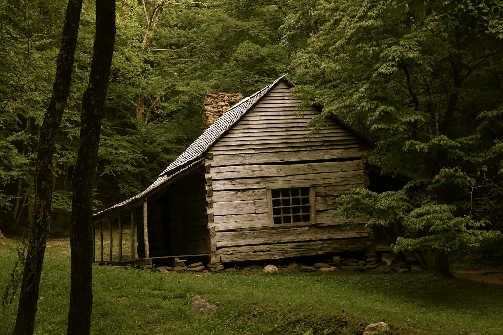 rustic forest log cabin, weathered wooden cabin, stone chimney, Full HD Desktop Wallpaper