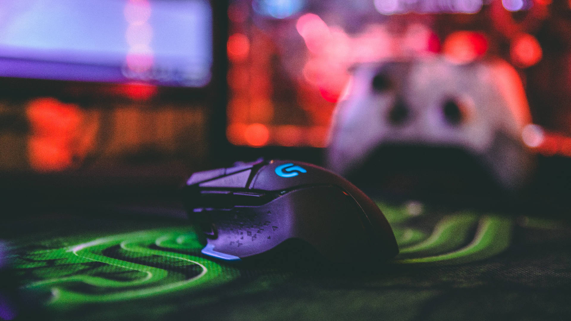 Logitech, gaming mouse, green patterned mousepad, Full HD Desktop Wallpaper