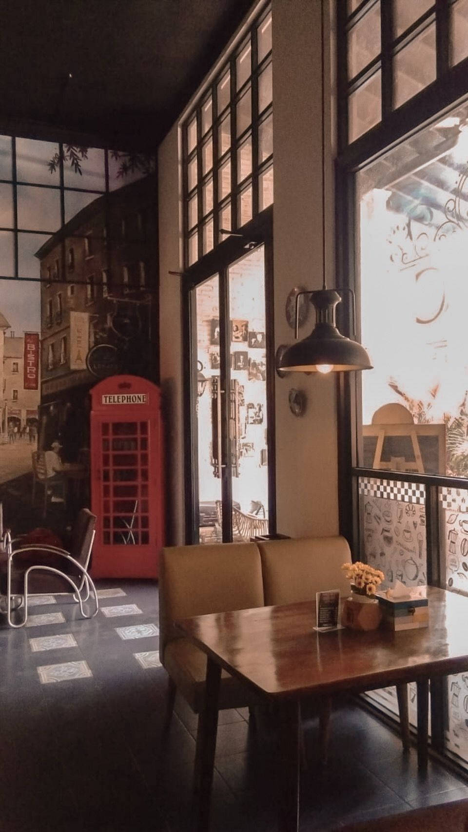 London, cozy café, wooden table, HD Phone Wallpaper