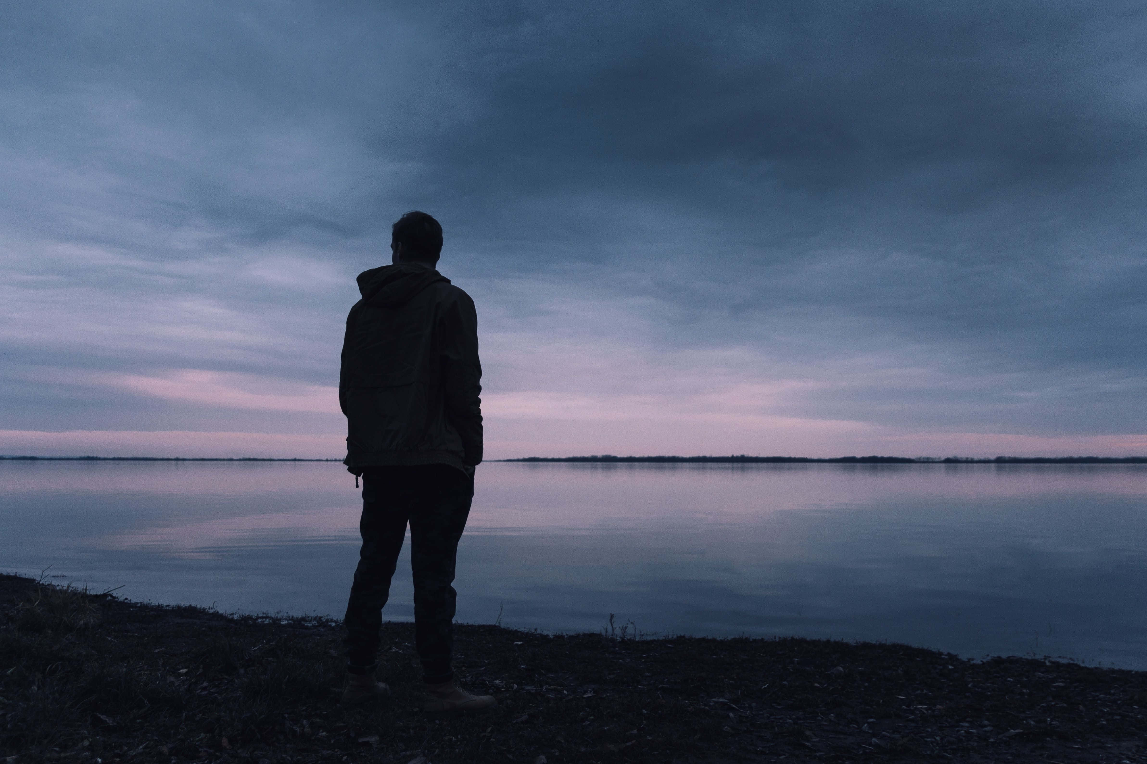 I Am Alone Silhouette, dark shore, calm lake, 4K Desktop Wallpaper