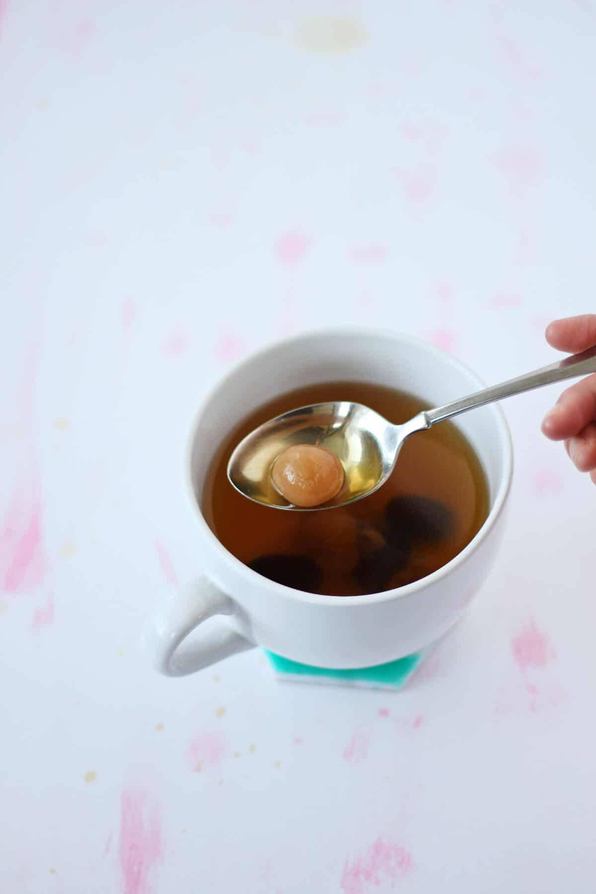 longan fruit, tea cup, translucent brown pearl, HD Phone Wallpaper