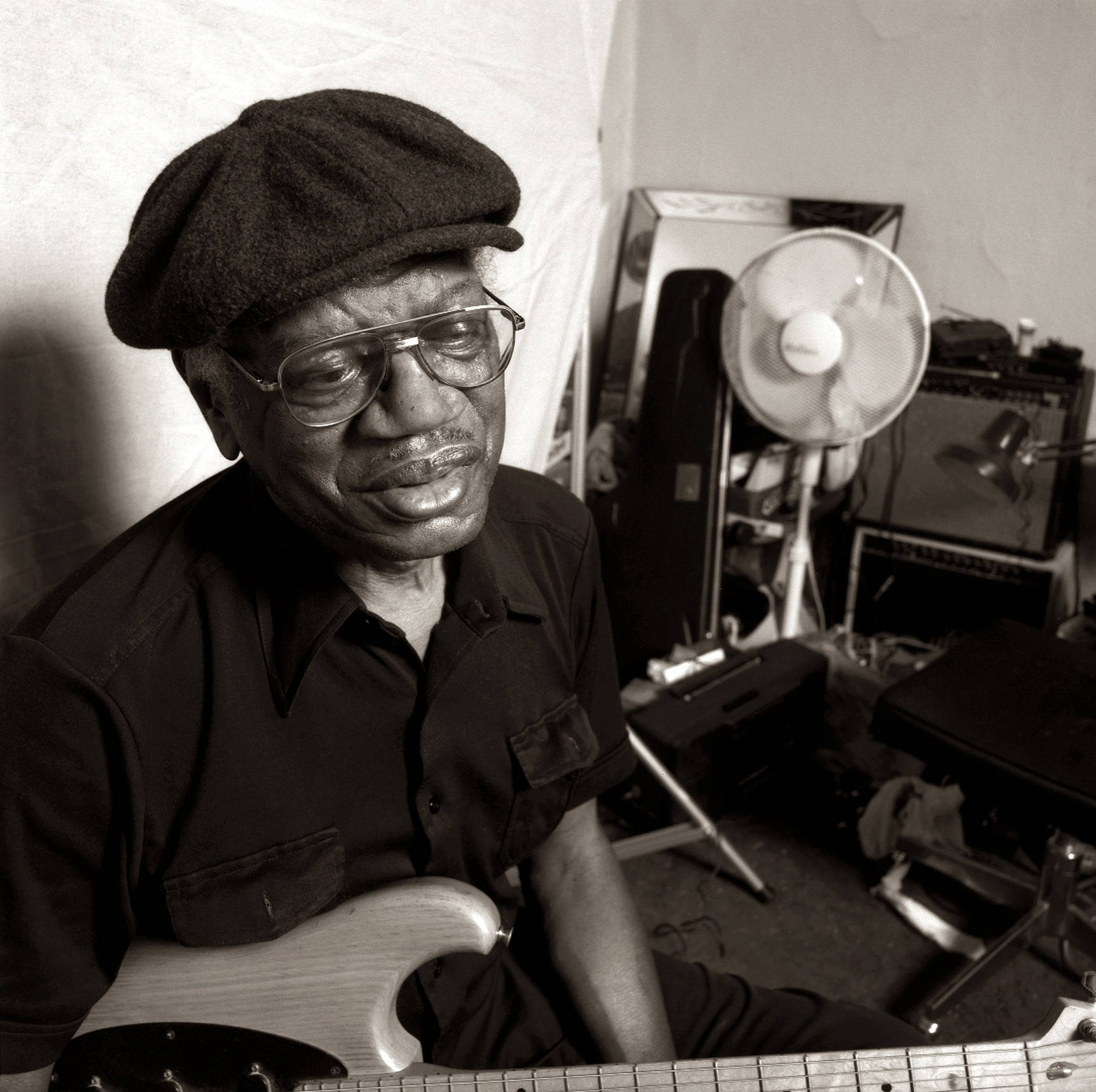 Lonnie Johnson, black flat cap, glasses, HD Desktop Wallpaper