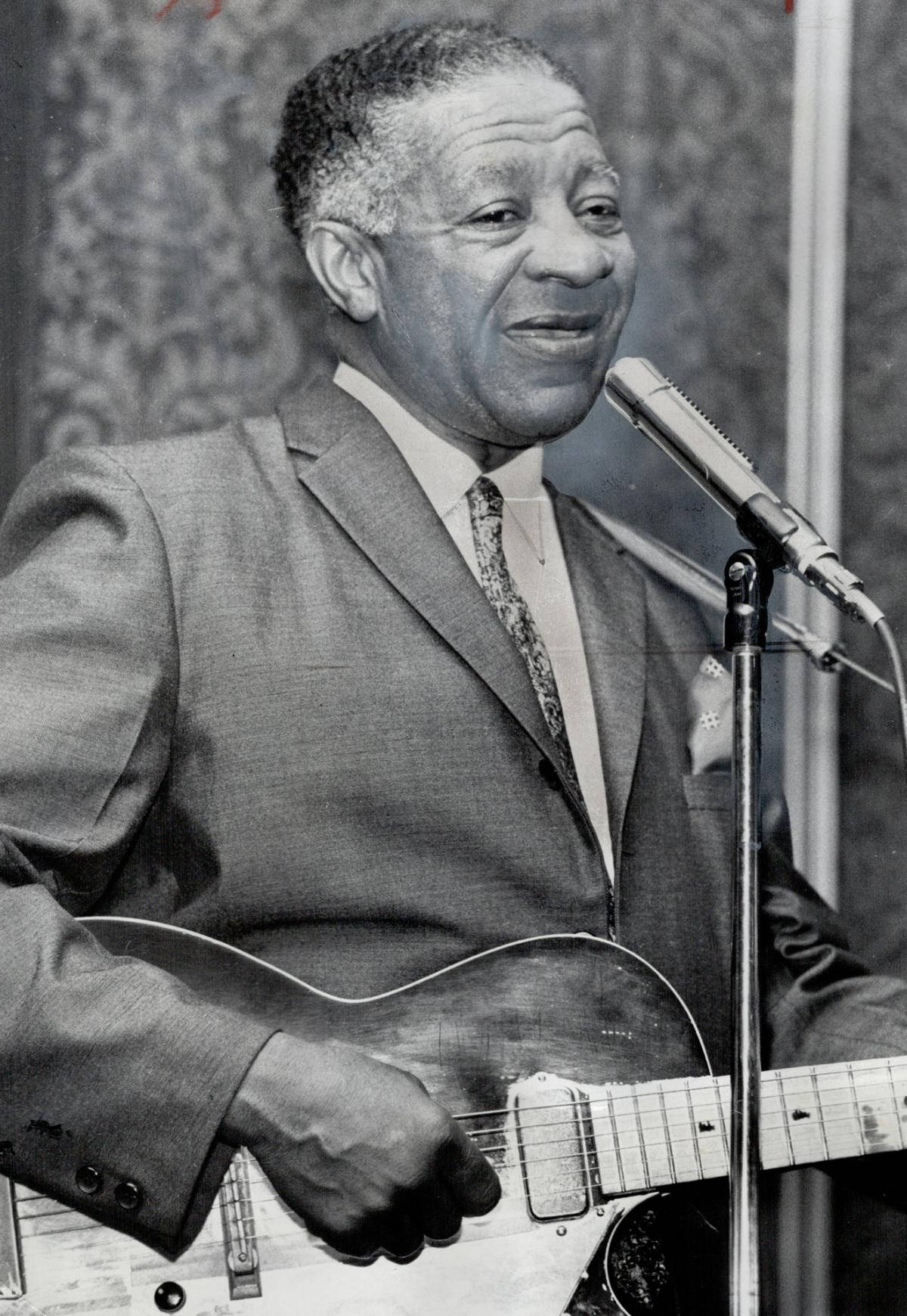 Lonnie Johnson, electric guitar, vintage microphone, HD Phone Wallpaper