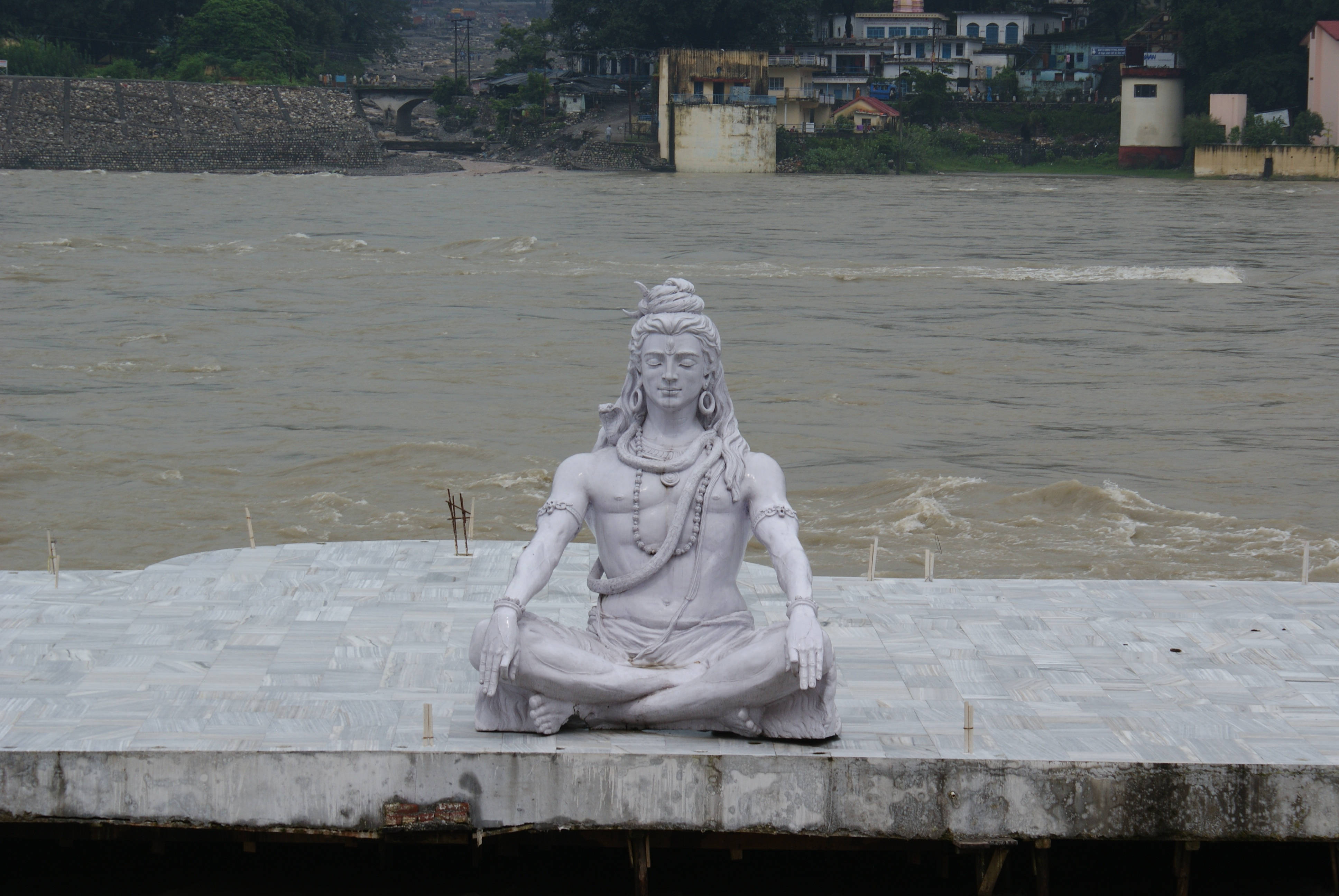 Lord Shiva, white stone statue, meditating deity, 4K Desktop Wallpaper