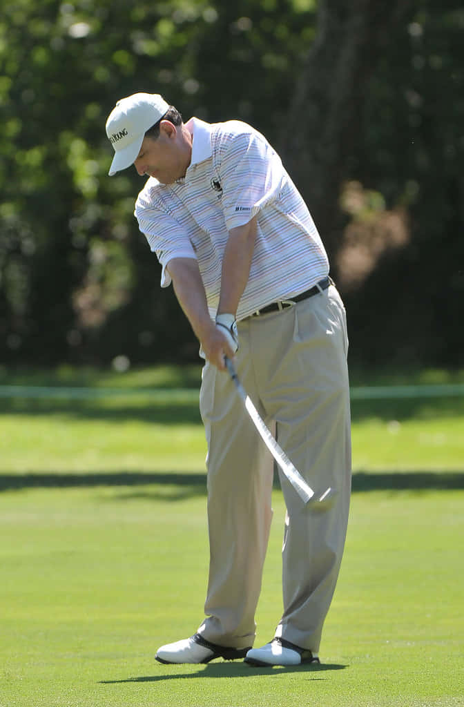 Loren Roberts, white cap, striped shirt, SD Phone Wallpaper