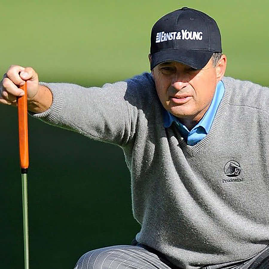 Loren Roberts, grey sweater, black cap, SD Desktop Wallpaper