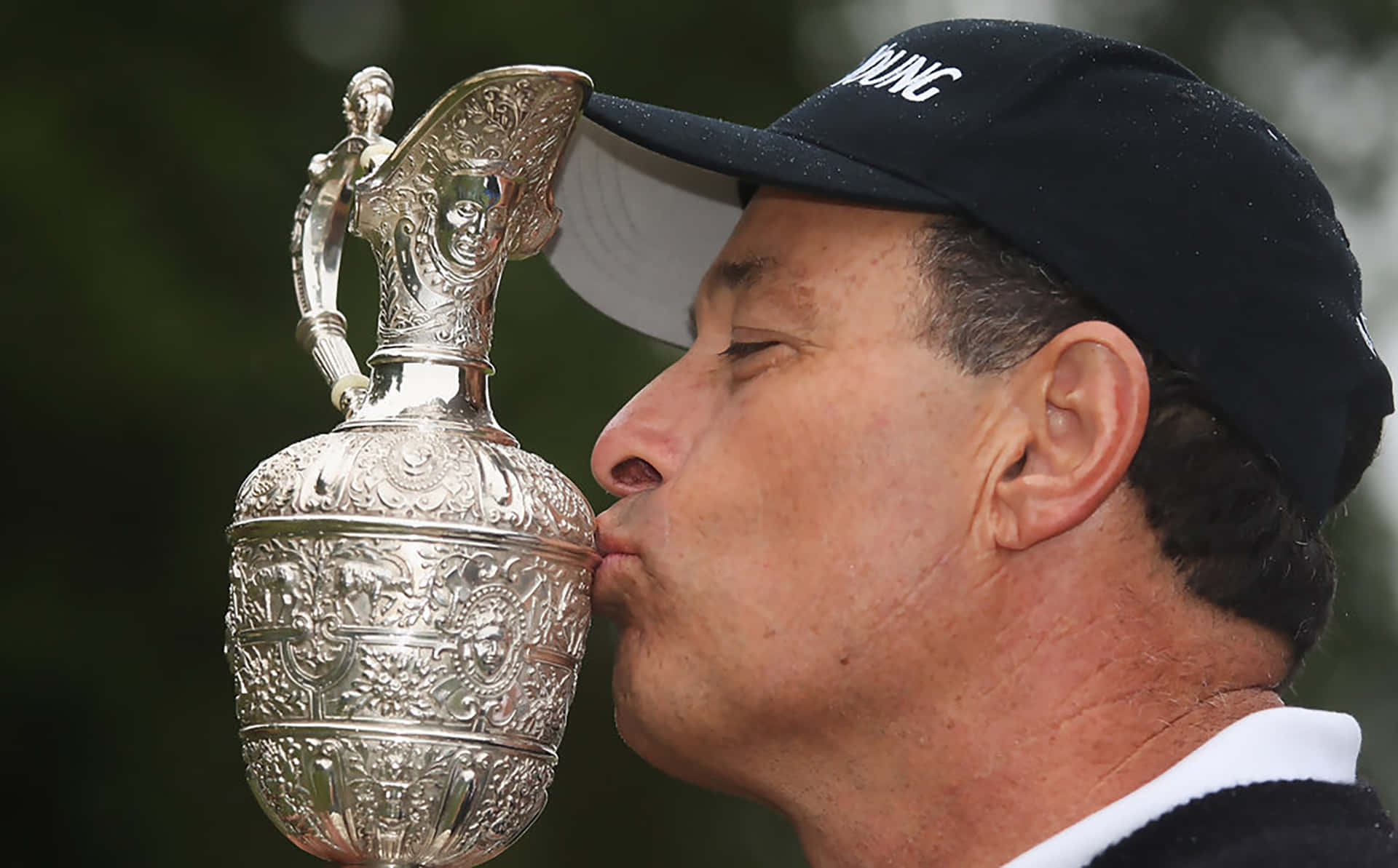 Loren Roberts, silver Masters trophy, green backdrop, Full HD Desktop Wallpaper