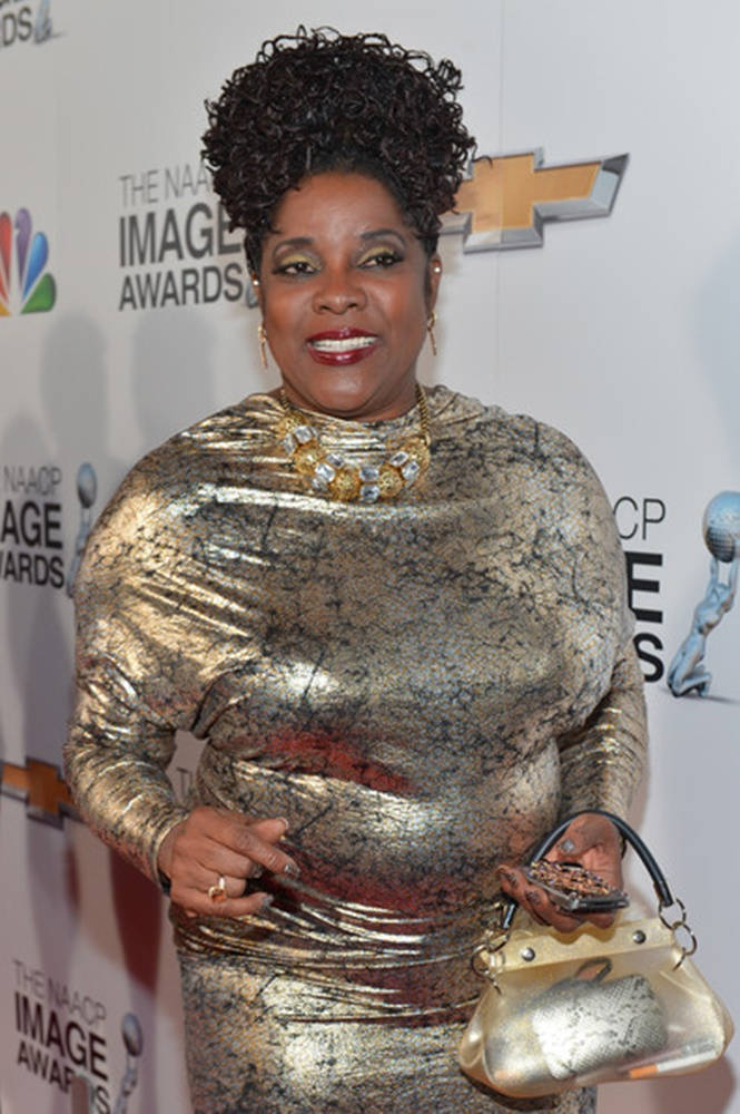 Loretta Devine, 44th NAACP Image Awards, shimmering gold dress, SD Phone Wallpaper