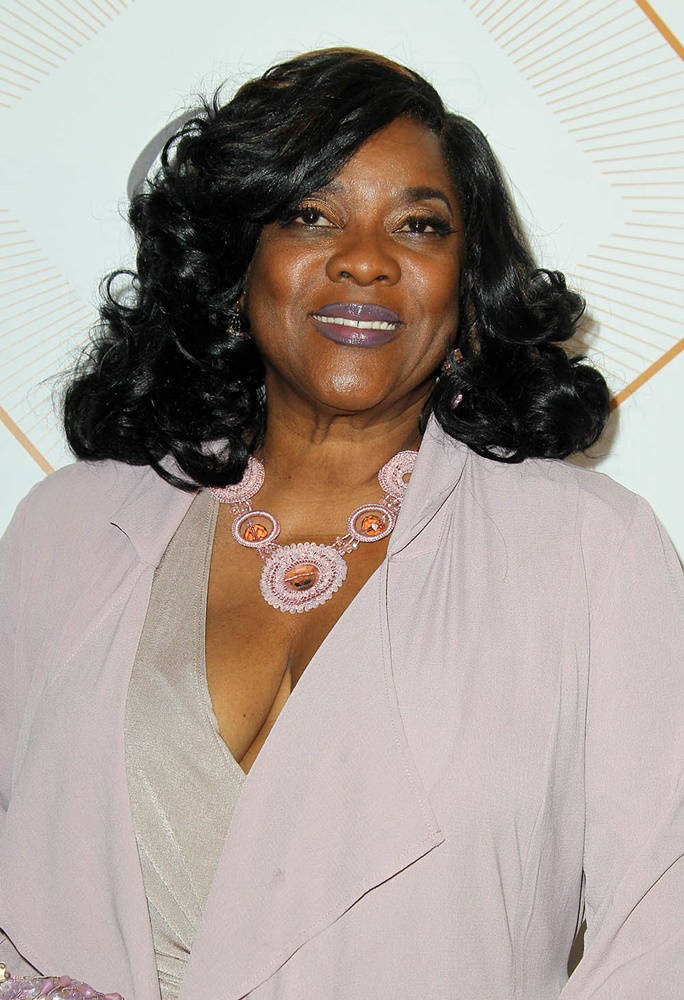 Loretta Devine, Essence Black Women, lavender blazer, SD Phone Wallpaper