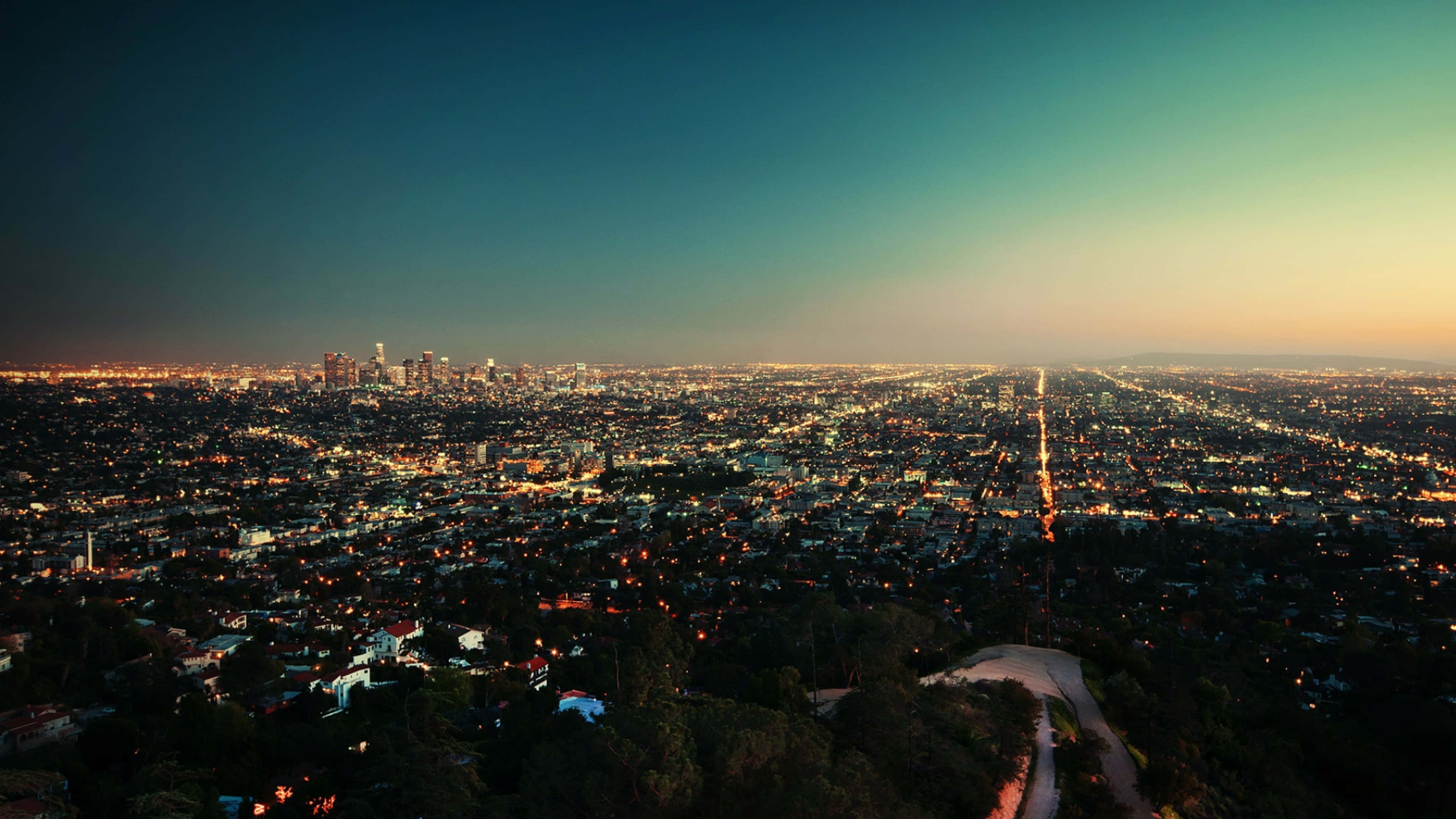 Los Angeles, mellow city skyline, dusk, 4K Desktop Wallpaper
