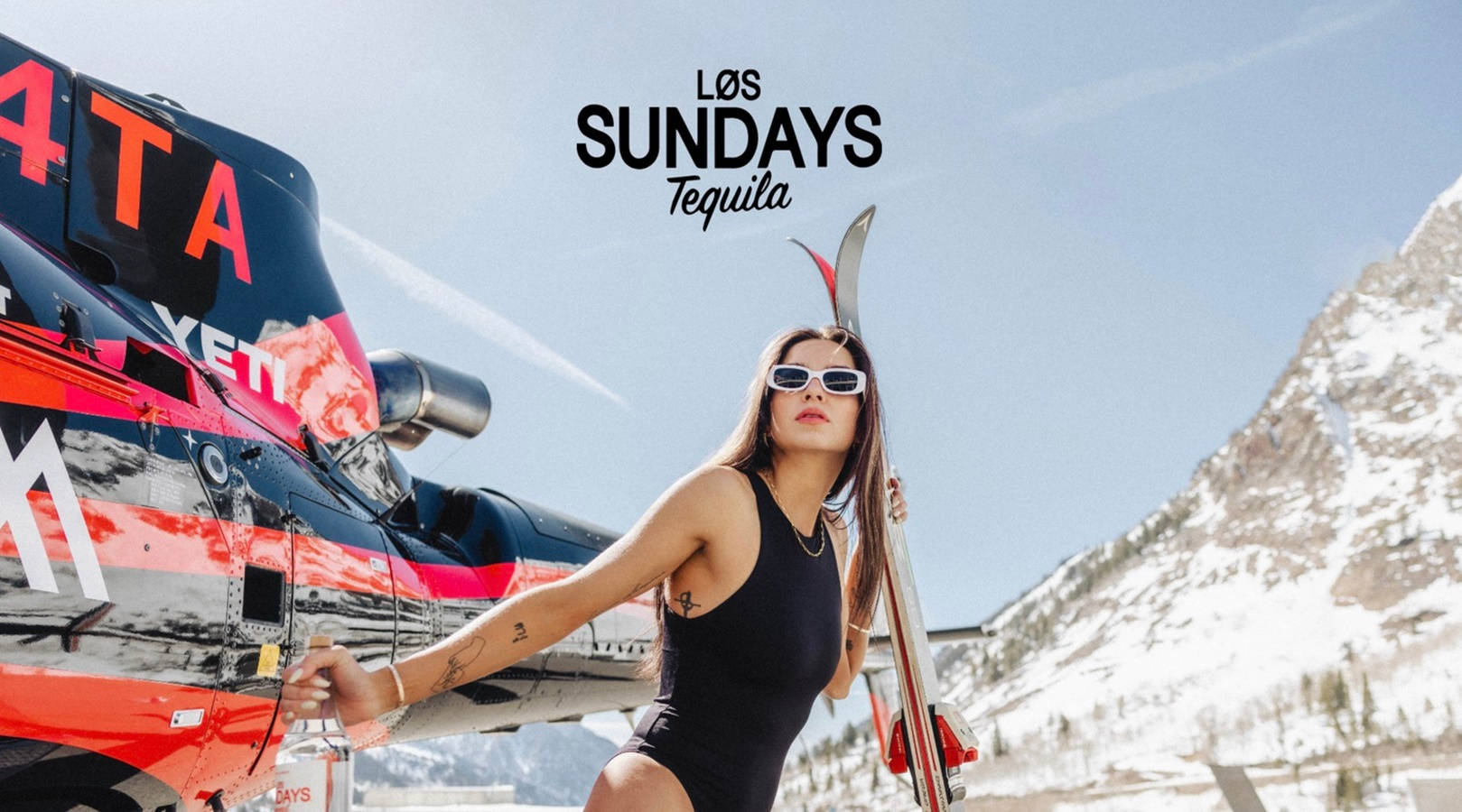 Los Sundays, black swimsuit, red and black helicopter, HD Desktop Wallpaper