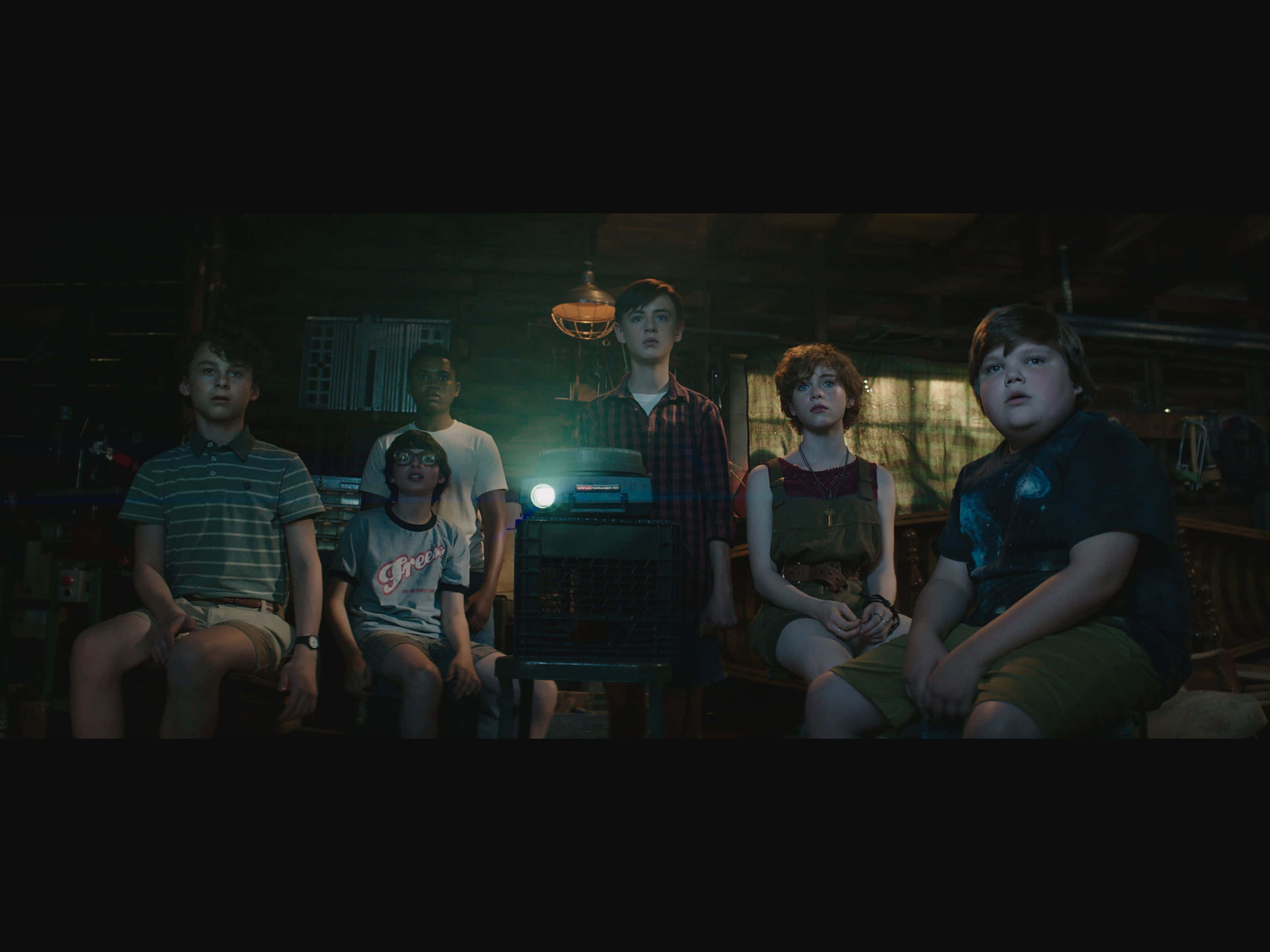 Losers Club, basement, projector screen, 2K Desktop Wallpaper