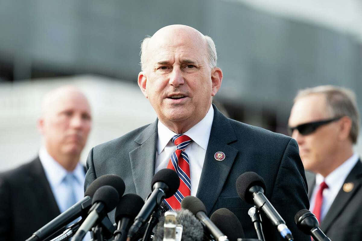 Louie Gohmert, dark suit, red striped tie, SD Desktop Wallpaper