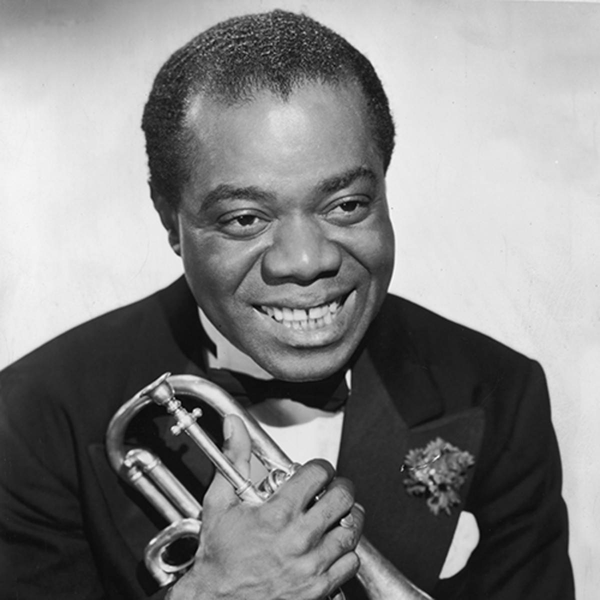 Louis Armstrong, black suit, tuxedo, SD Desktop Wallpaper