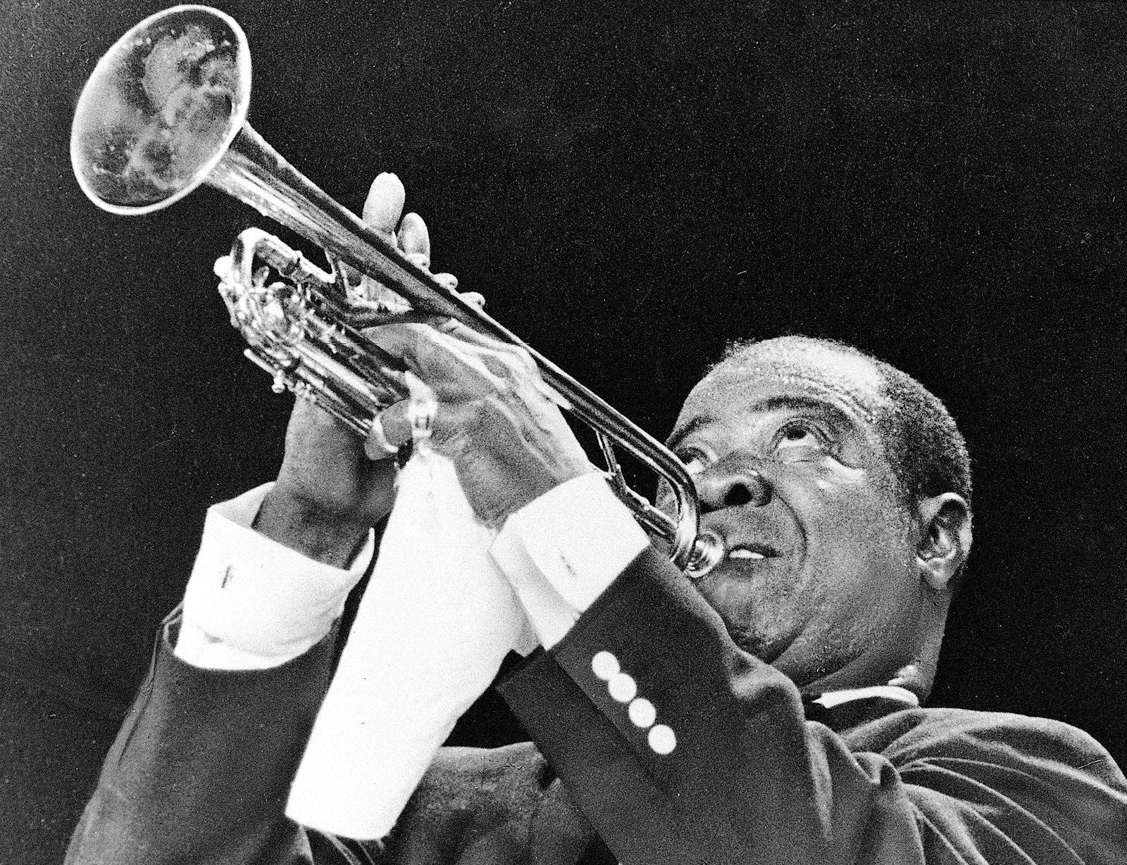 Louis Armstrong, jazz trumpeter, black background, HD Desktop Wallpaper