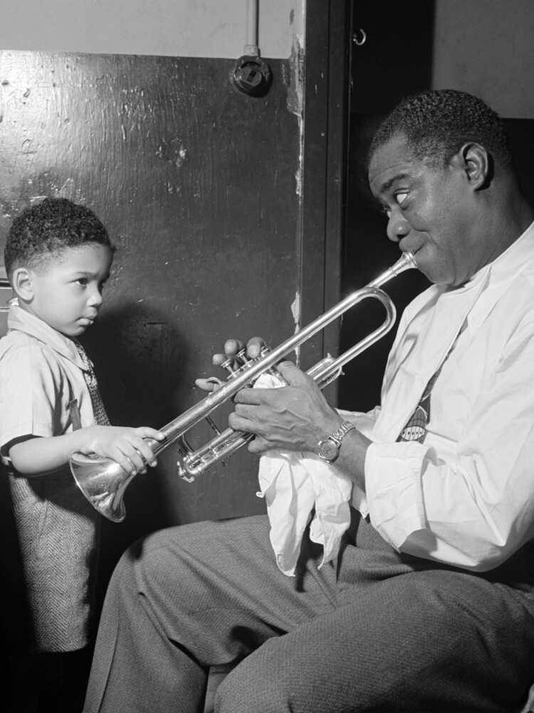 Louis Armstrong, trumpet, young boy, SD Phone Wallpaper