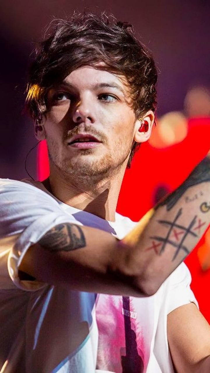 Louis Tomlinson, concert, vibrant stage lights, HD Phone Wallpaper