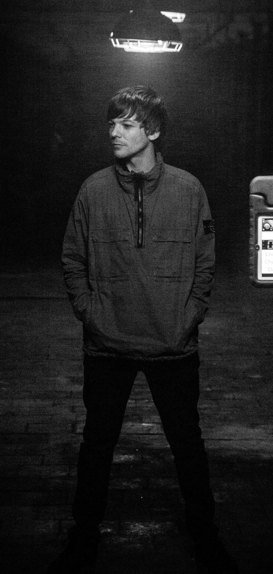 Louis Tomlinson, dimly lit urban alley, single overhead light, Full HD Phone Wallpaper