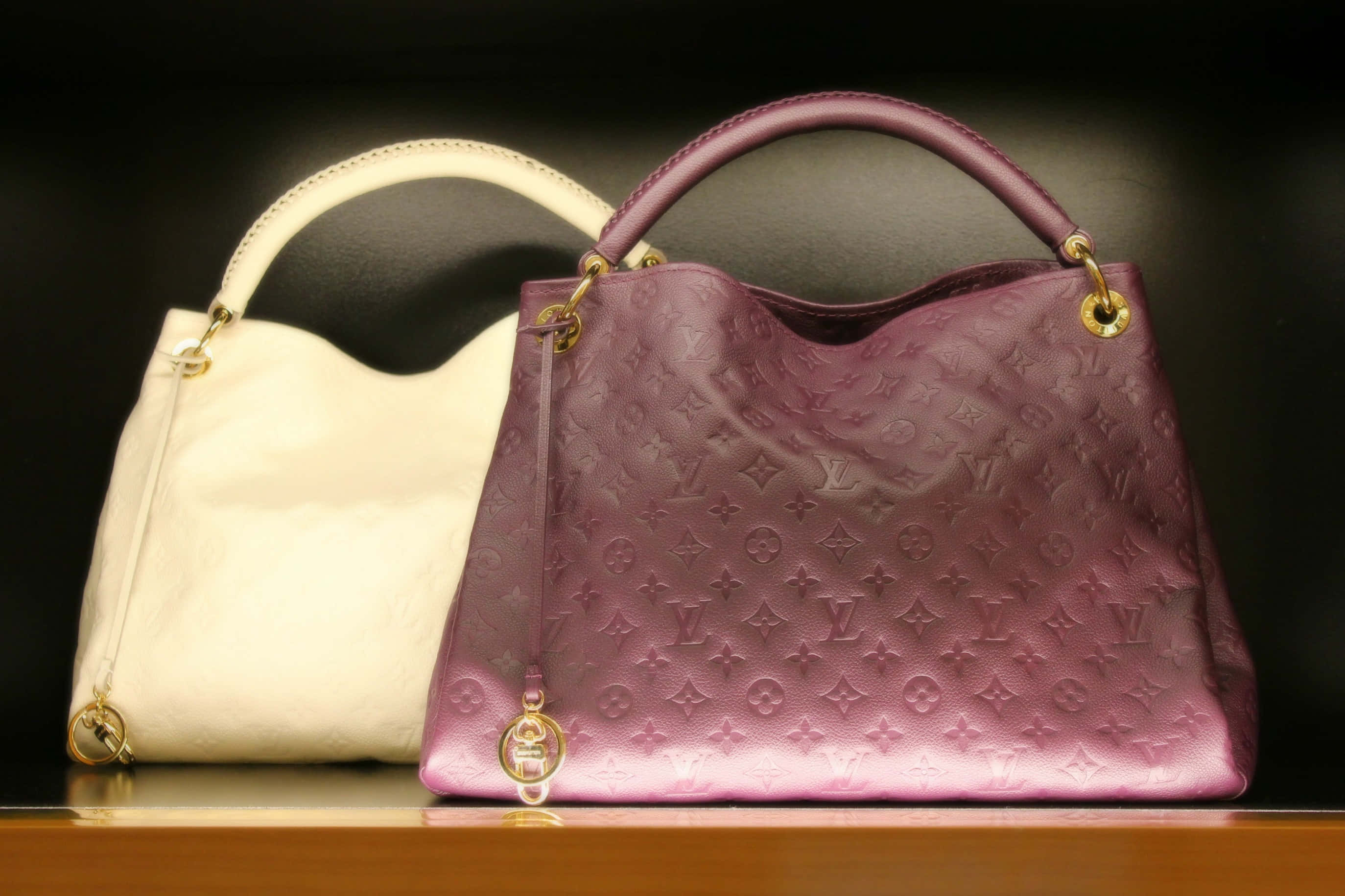 Louis Vuitton 4K, cream, mauve, 2K Desktop Wallpaper