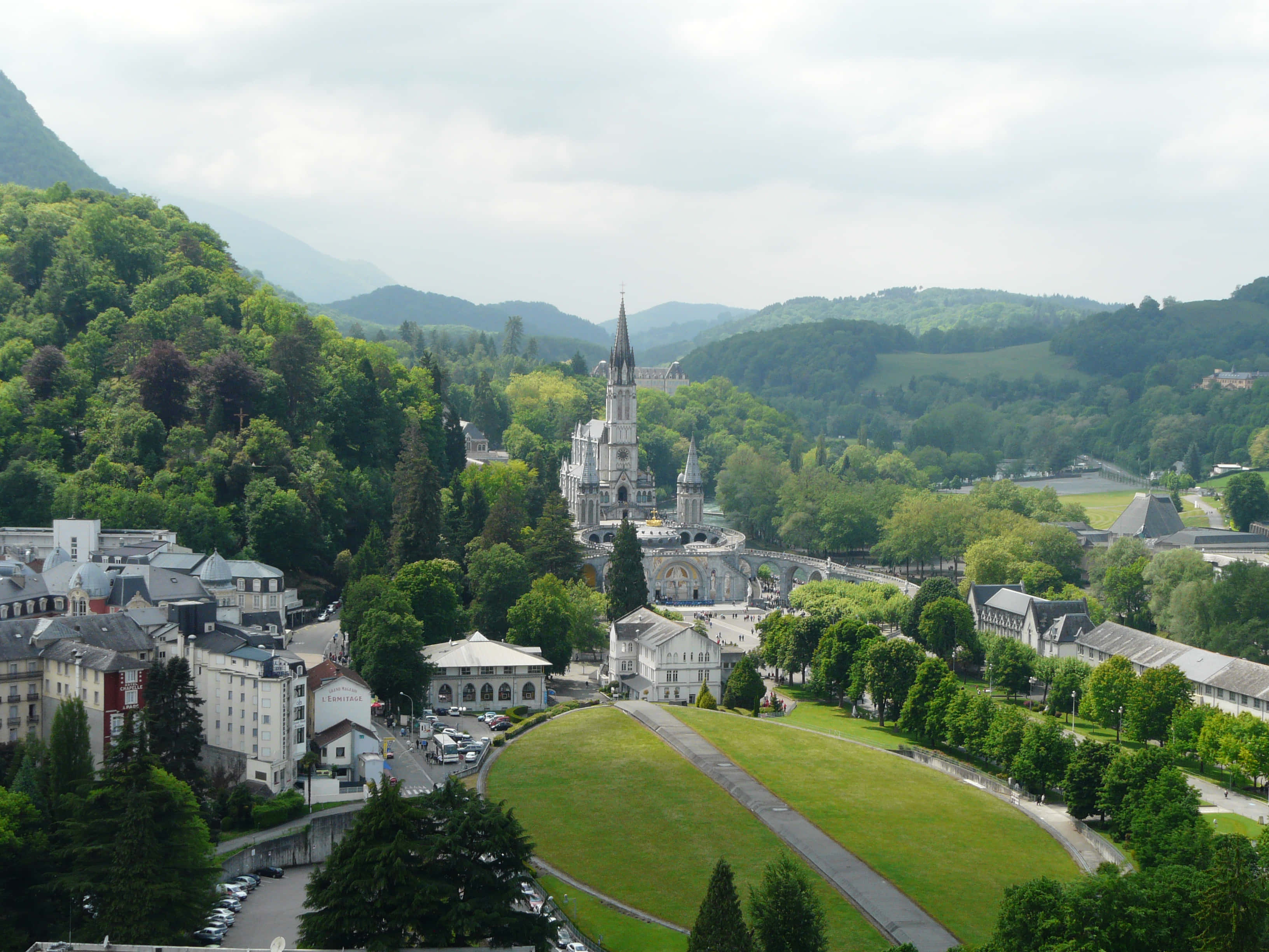 Lourdes Sanctuary, white basilica, twin spires, 2K Desktop Wallpaper