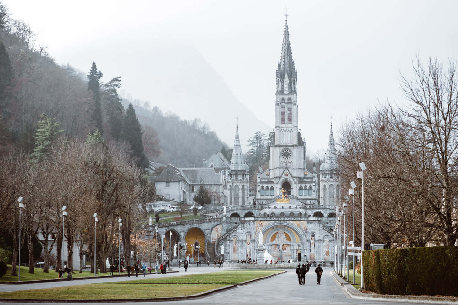 Lourdes Sanctuary, white gothic cathedral, tall spire, HD Desktop Wallpaper