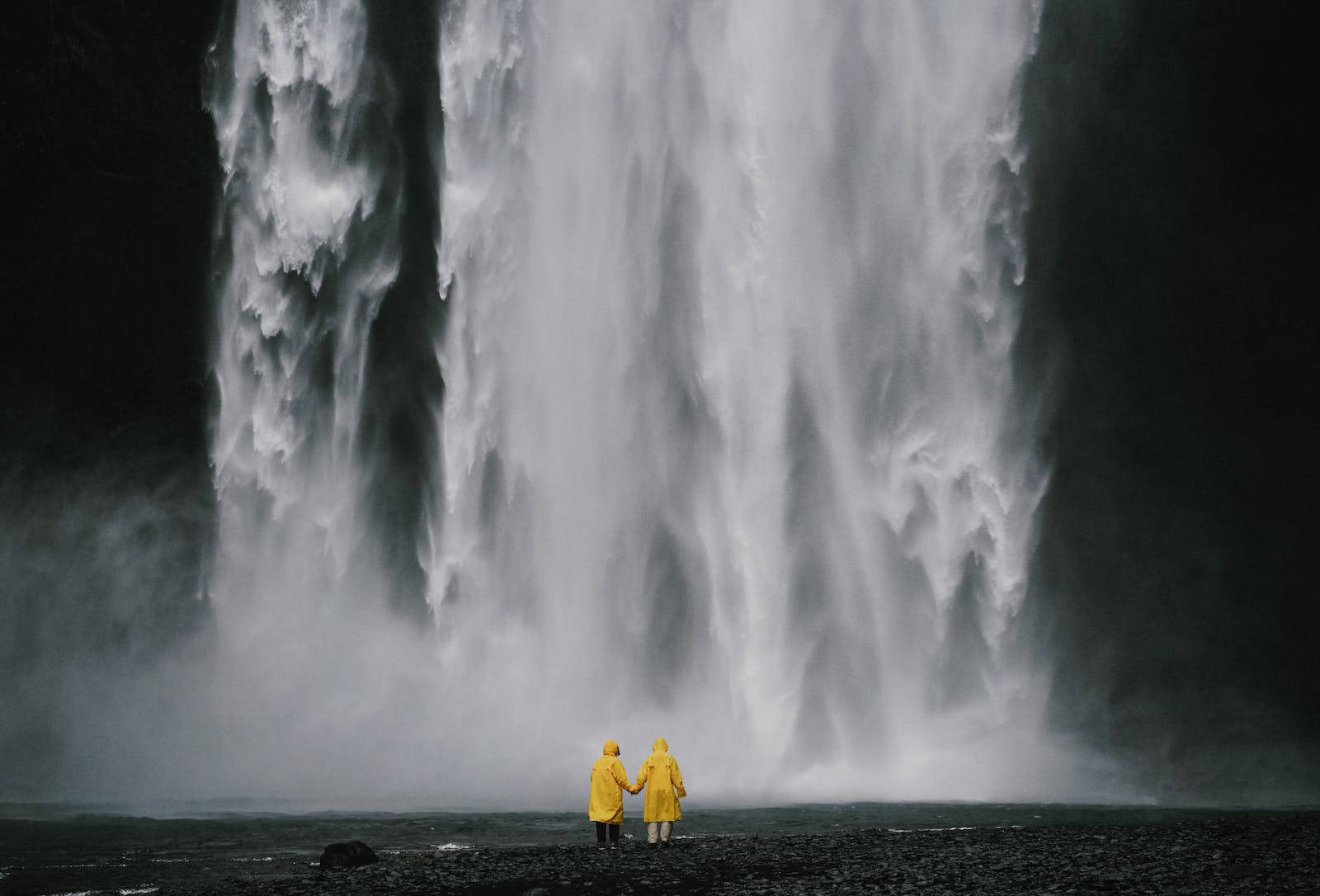Waterfalls Love Full HD, bright yellow raincoats, massive cascading waterfall, HD Desktop Wallpaper