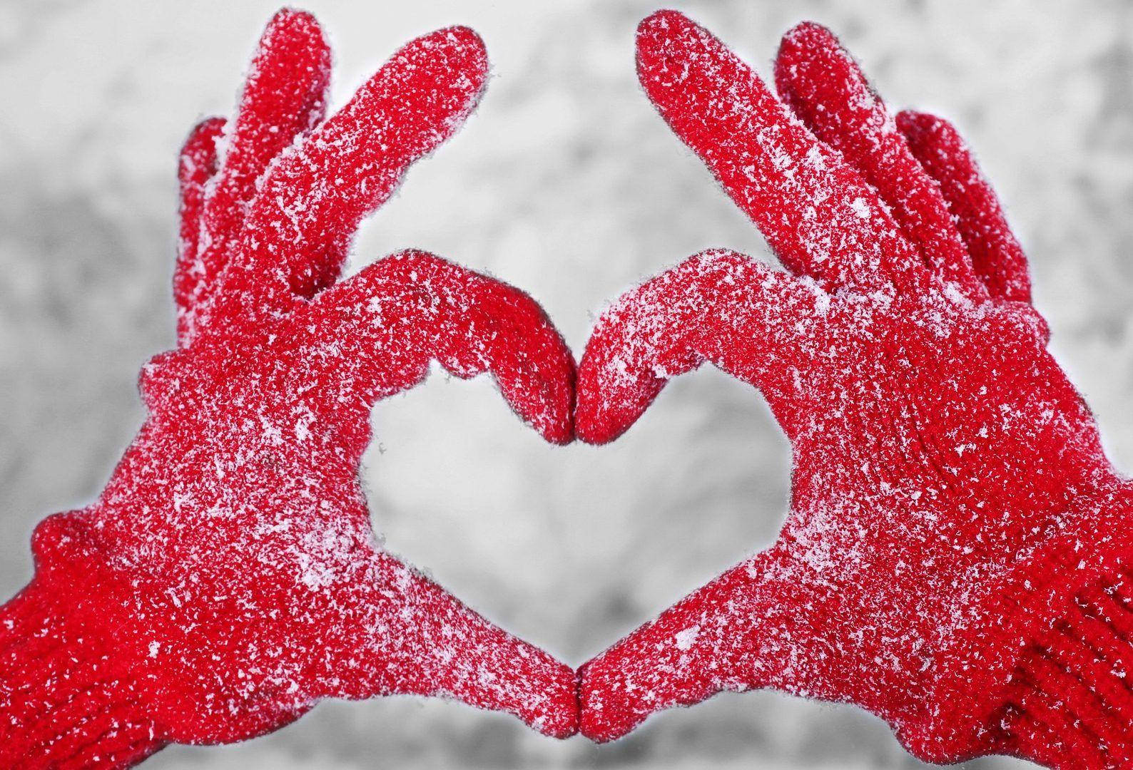 Heart Snow Glove Love Full HD, red gloved hands, heart shape, HD Desktop Wallpaper