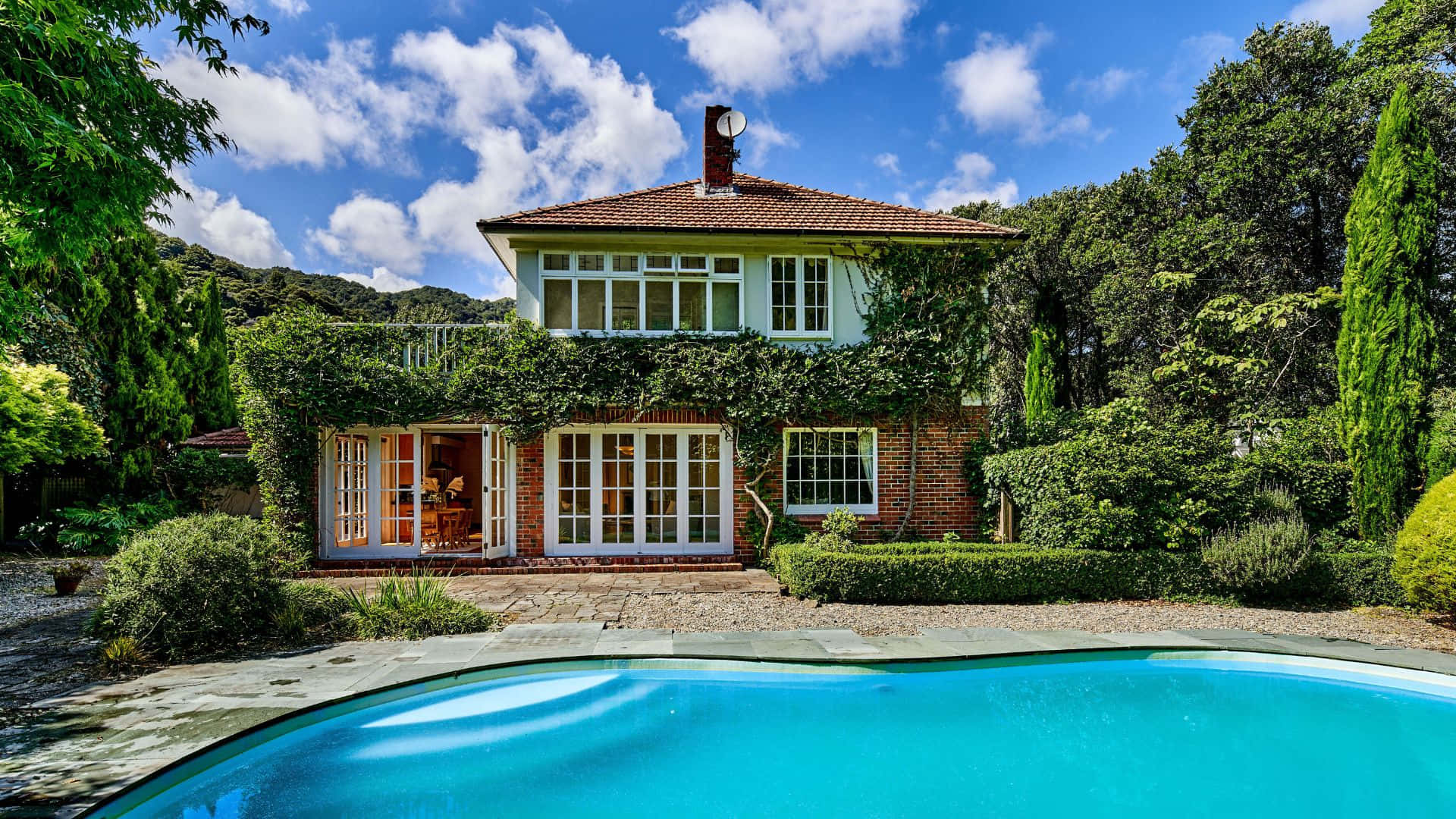 Lower Hutt, brick house, ivy-covered walls, Full HD Desktop Wallpaper