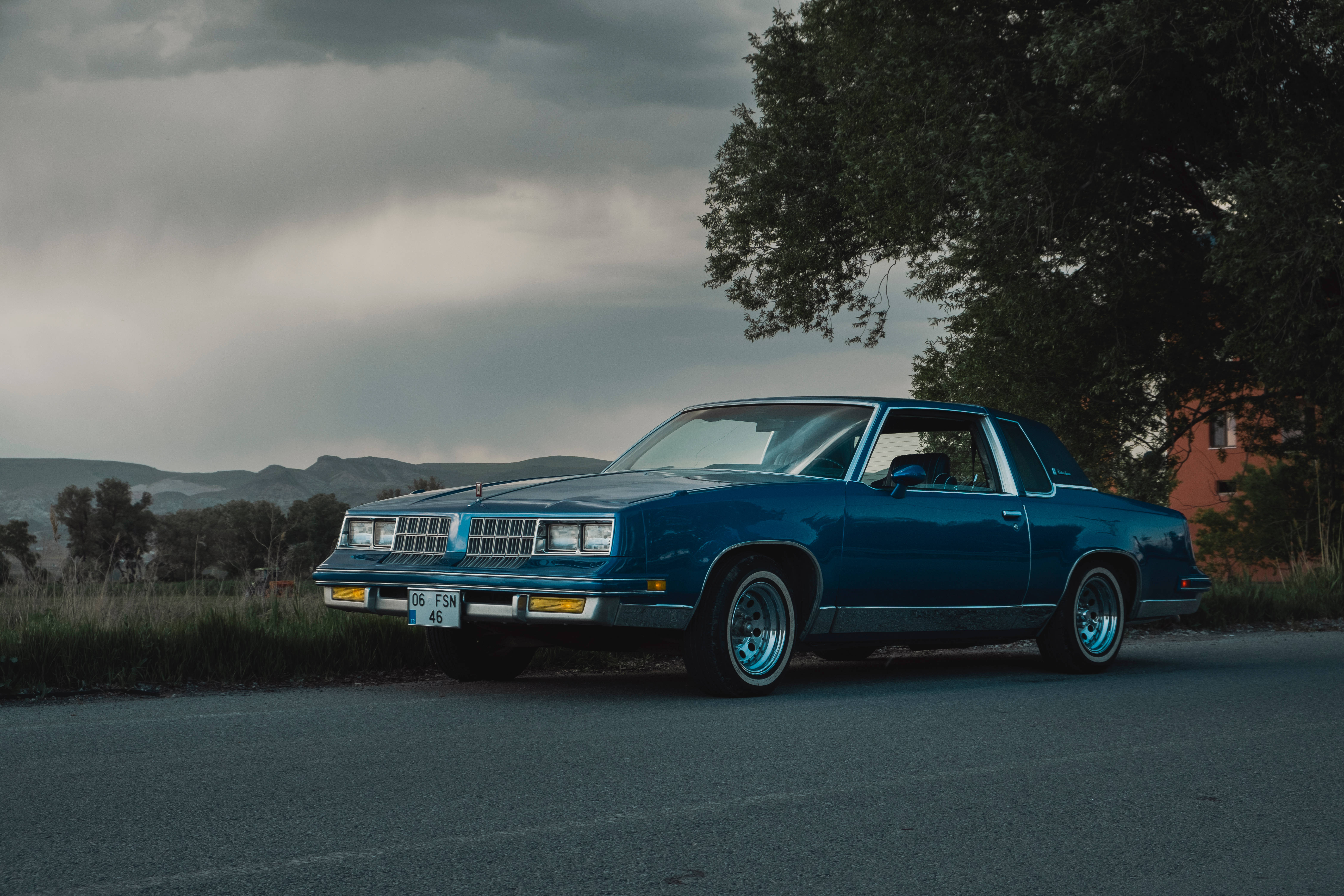Lowrider, blue, 1988 Oldsmobile, 5K Desktop Wallpaper