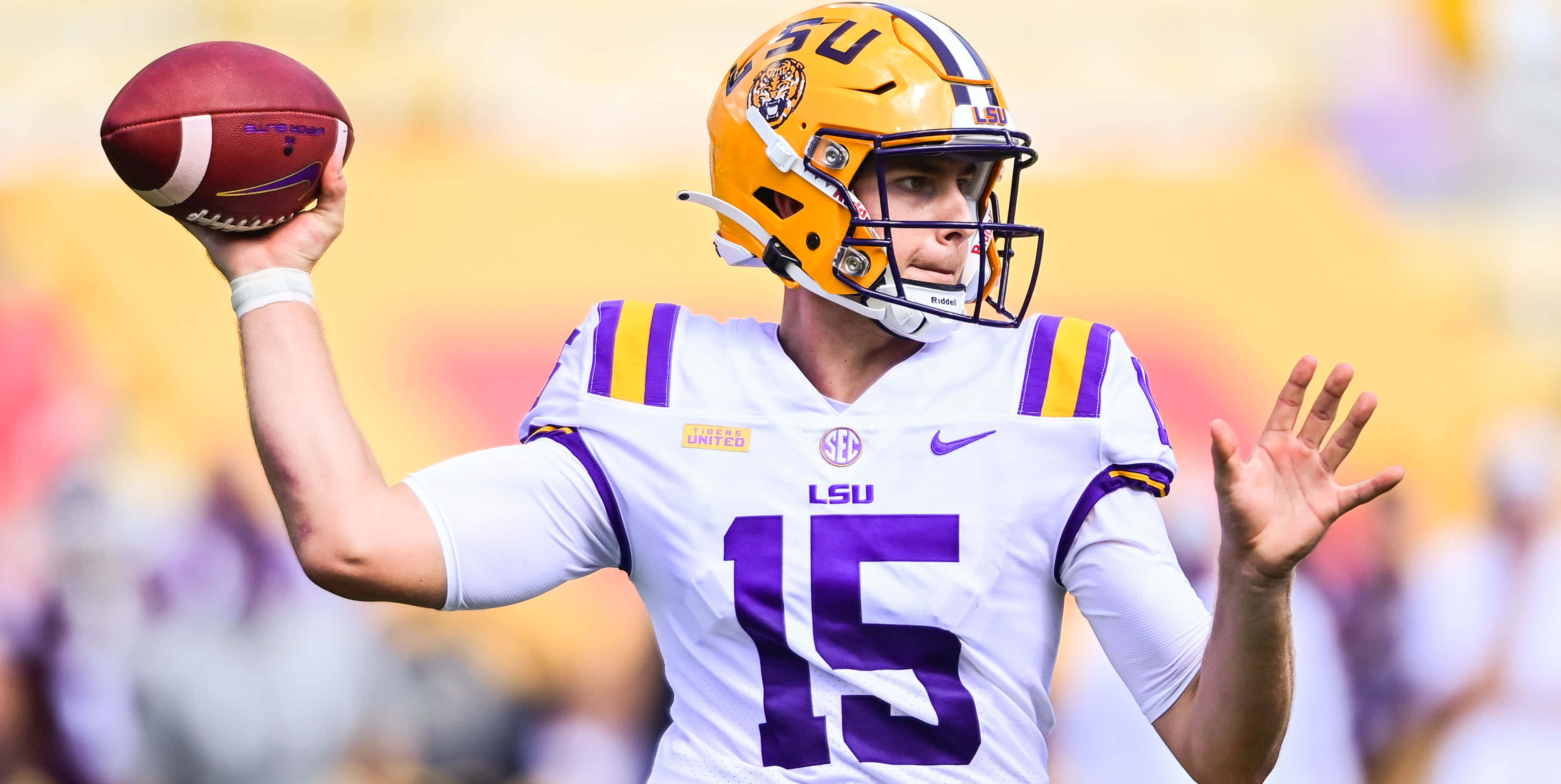 LSU Football, quarterback, white and purple uniform, 2K Desktop Wallpaper