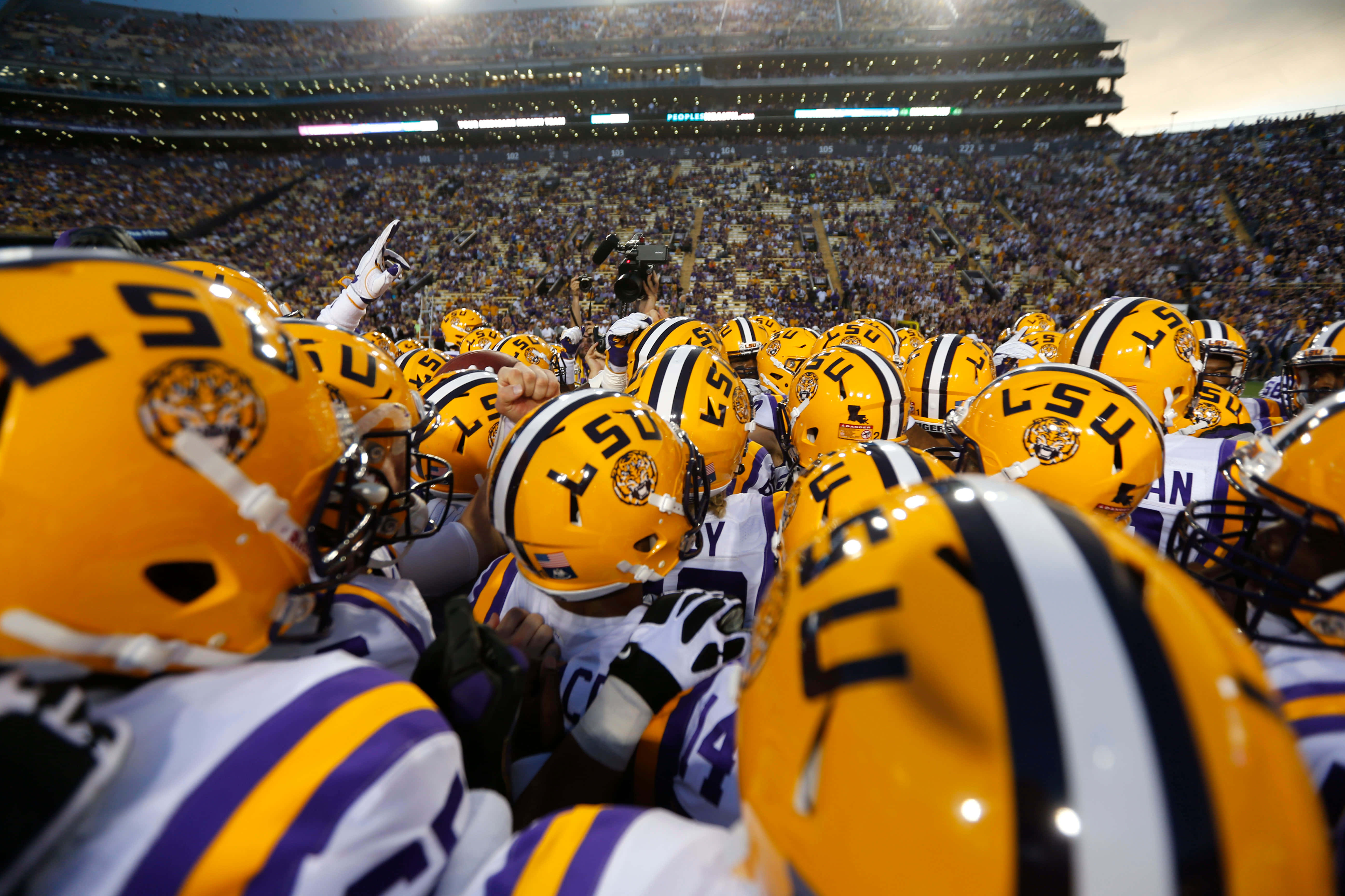 LSU Football, yellow helmets, field, 5K Desktop Wallpaper