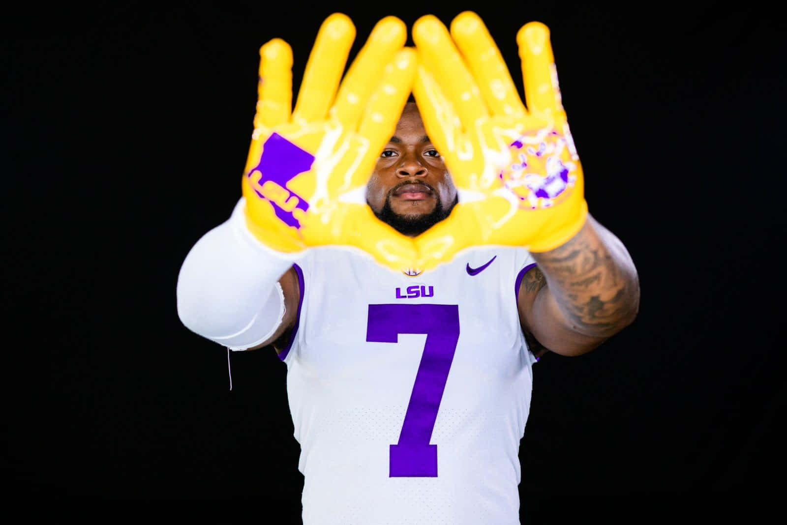 LSU Football, white LSU jersey, purple number 7, HD Desktop Wallpaper