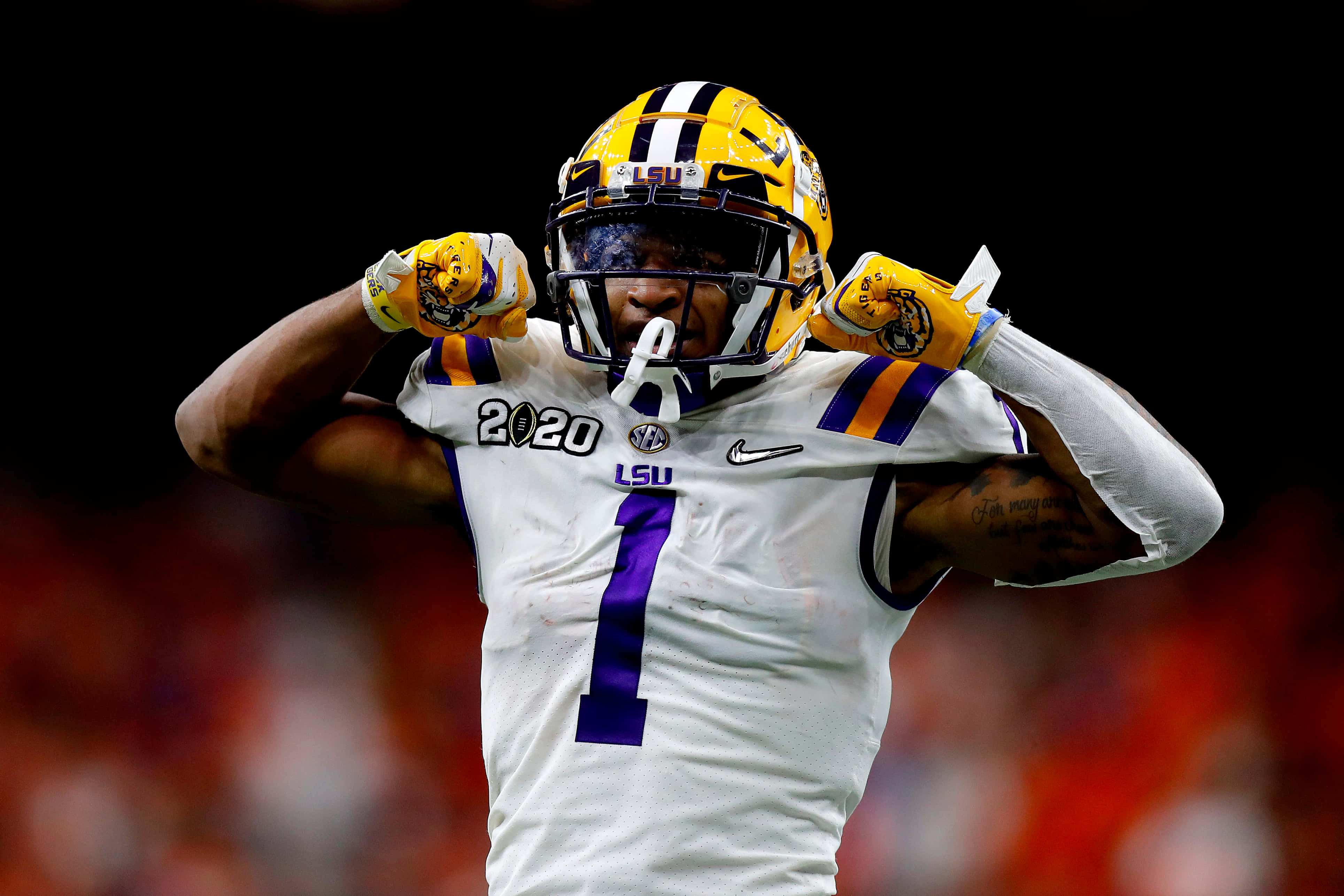 Lsu Football, football player, LSU gear, 4K Desktop Wallpaper