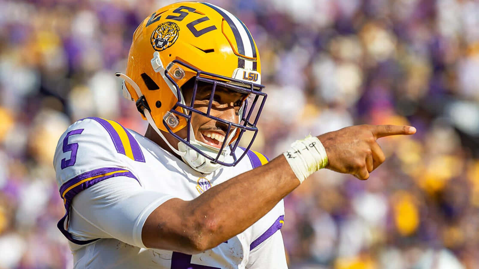 LSU Football, yellow helmet, white jersey, HD Desktop Wallpaper