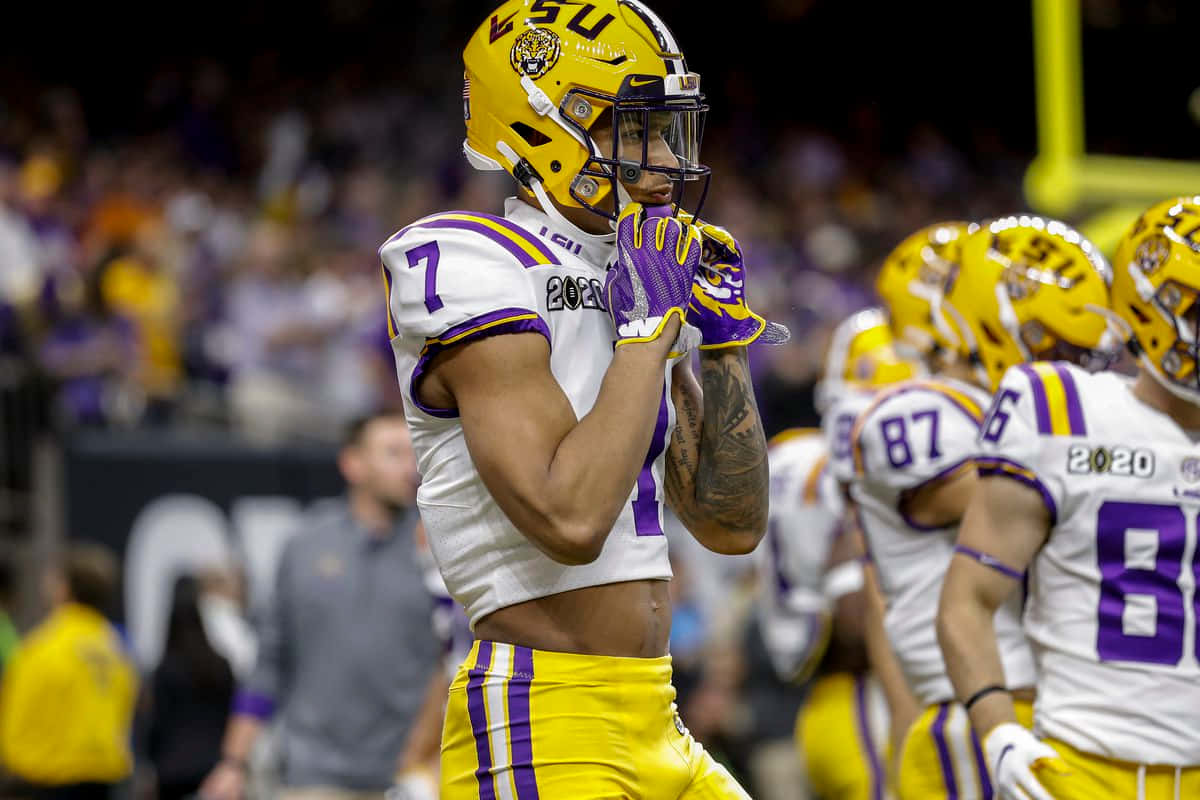 LSU Football, player number 7, yellow helmet, SD Desktop Wallpaper