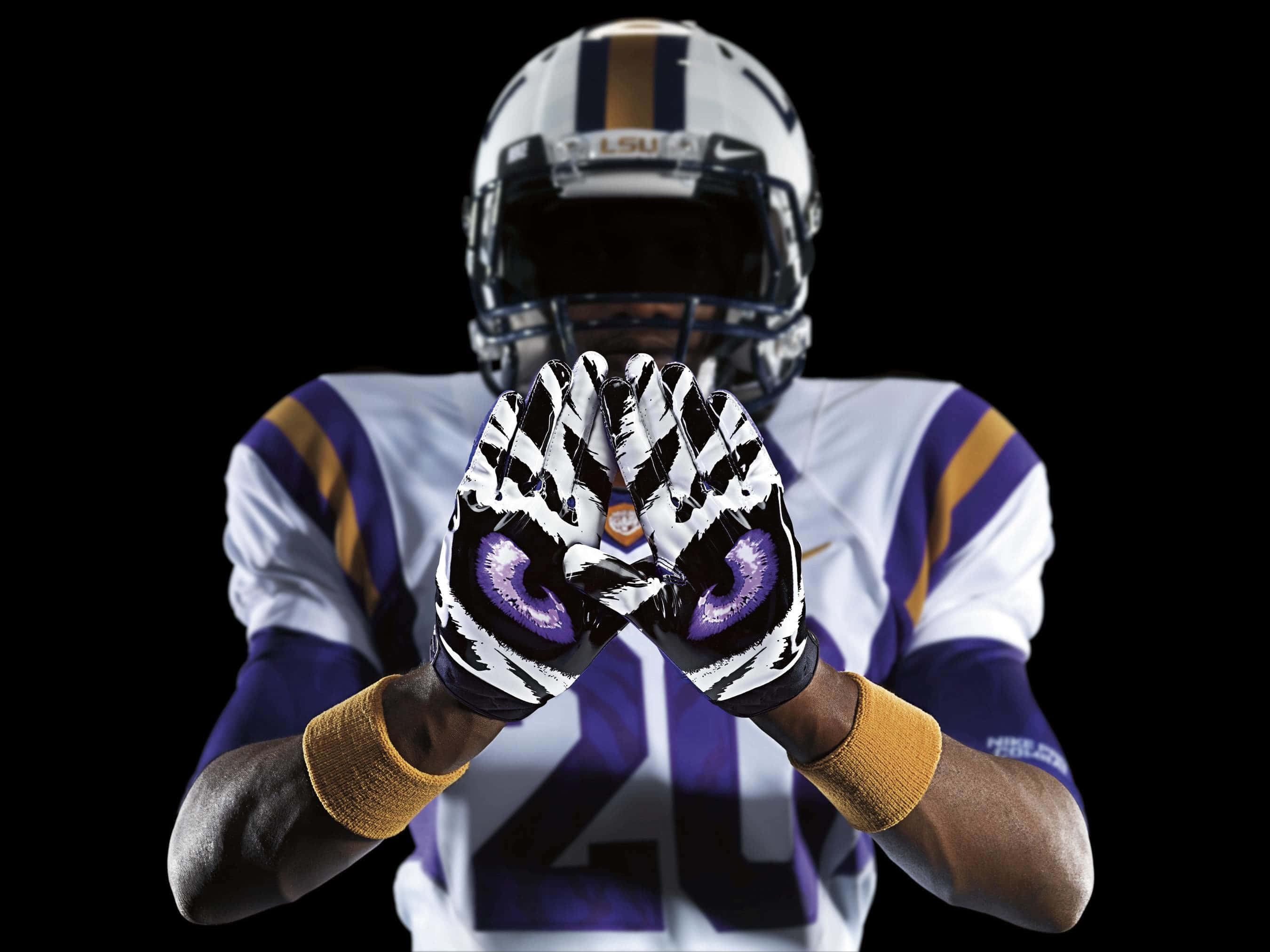 LSU Tigers, football player, LSU gear, 2K Desktop Wallpaper